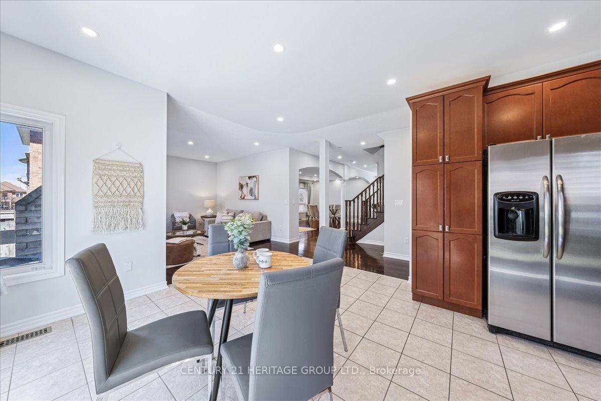 Photo 20 of 22 Horsley Court, Aurora, Bayview Northeast — HOMEH