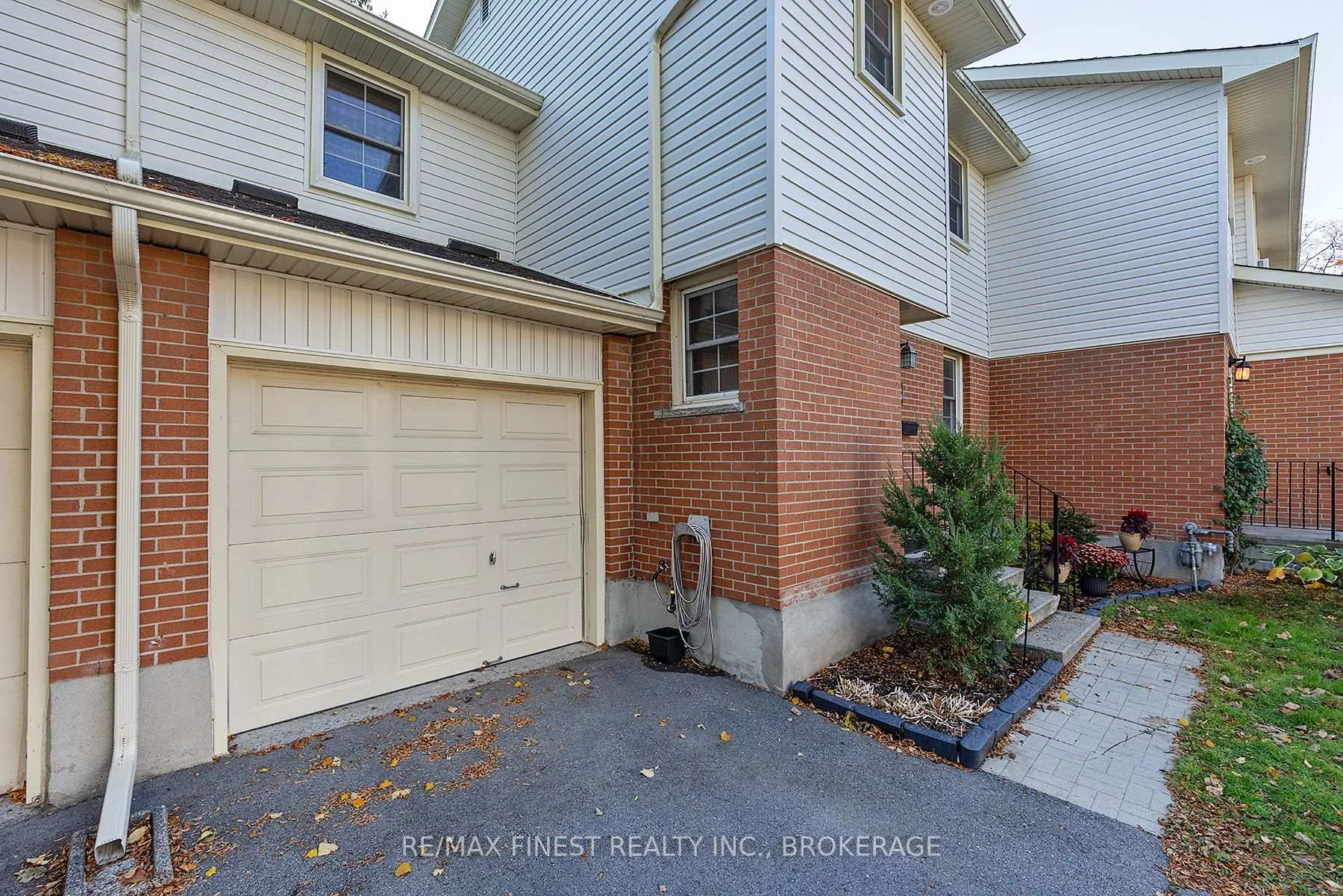 Photo 3 of Unit 48, 19 Macpherson Avenue, Kingston, Central City West — HOMEH