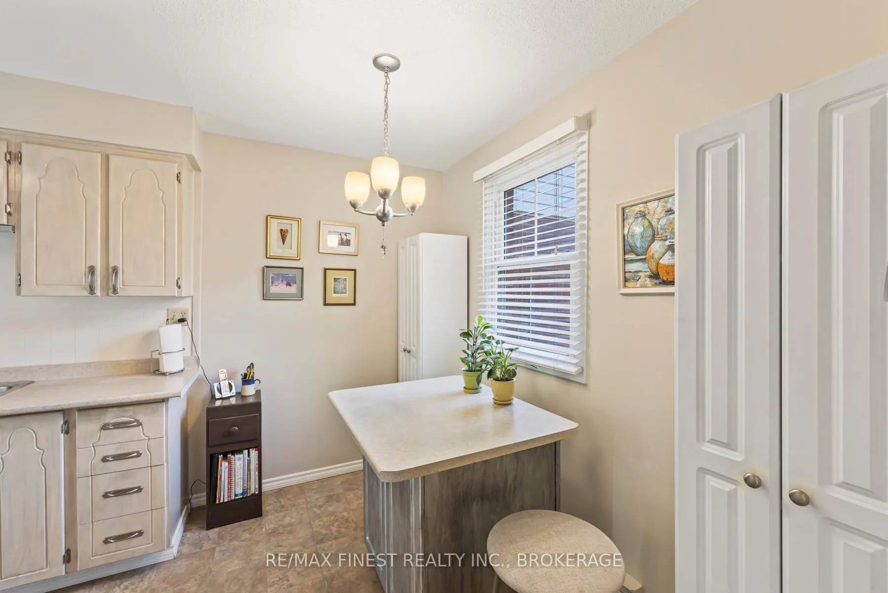 Photo 14 of Unit 48, 19 Macpherson Avenue, Kingston, Central City West — HOMEH