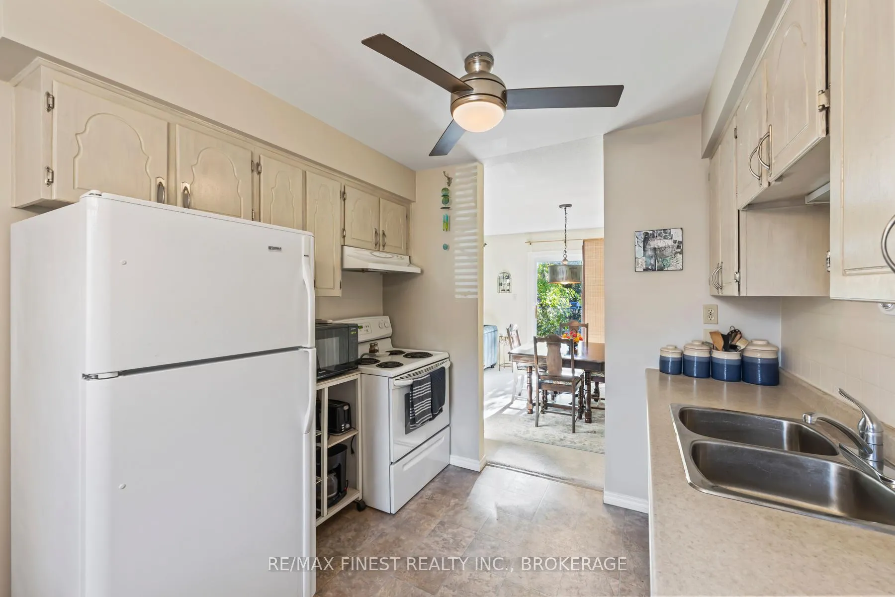 Photo 15 of Unit 48, 19 Macpherson Avenue, Kingston, Central City West — HOMEH