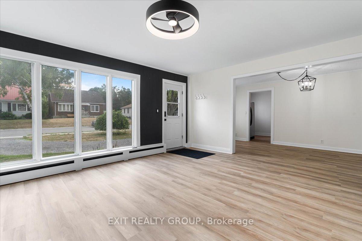 Photo 3 of 34 Orchard Drive, Belleville, Thurlow Ward — HOMEH