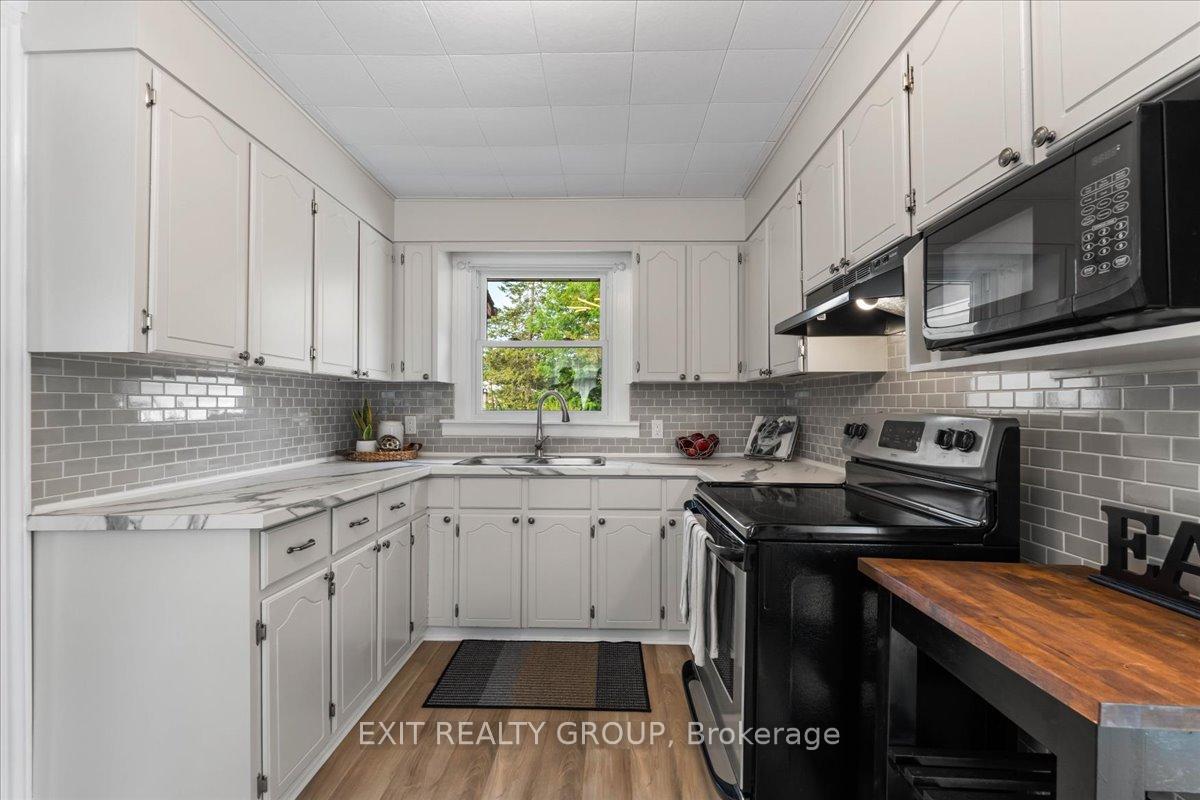 Photo 10 of 34 Orchard Drive, Belleville, Thurlow Ward — HOMEH