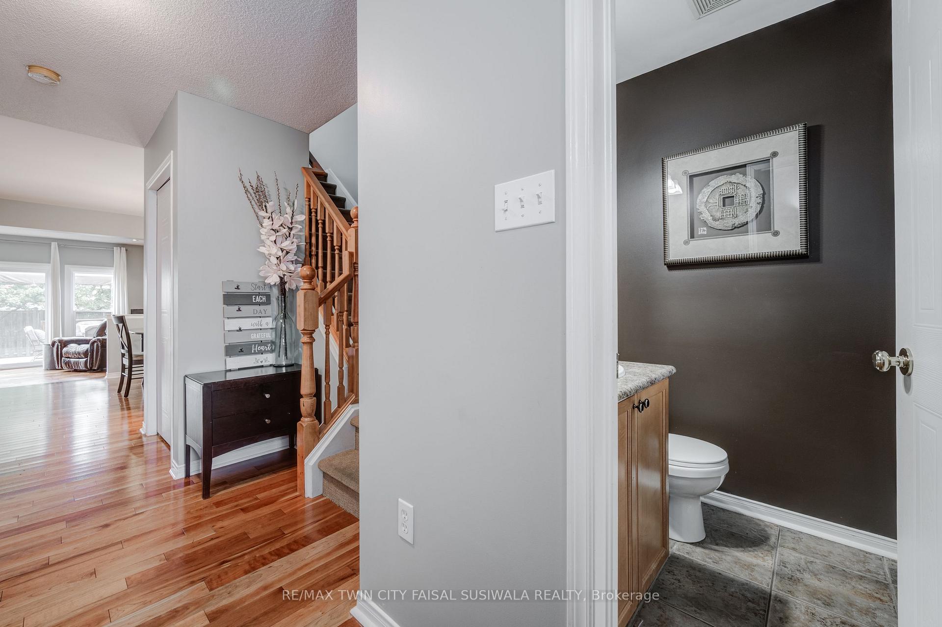 Photo 9 of 22 Pebblecreek Drive, Kitchener — HOMEH