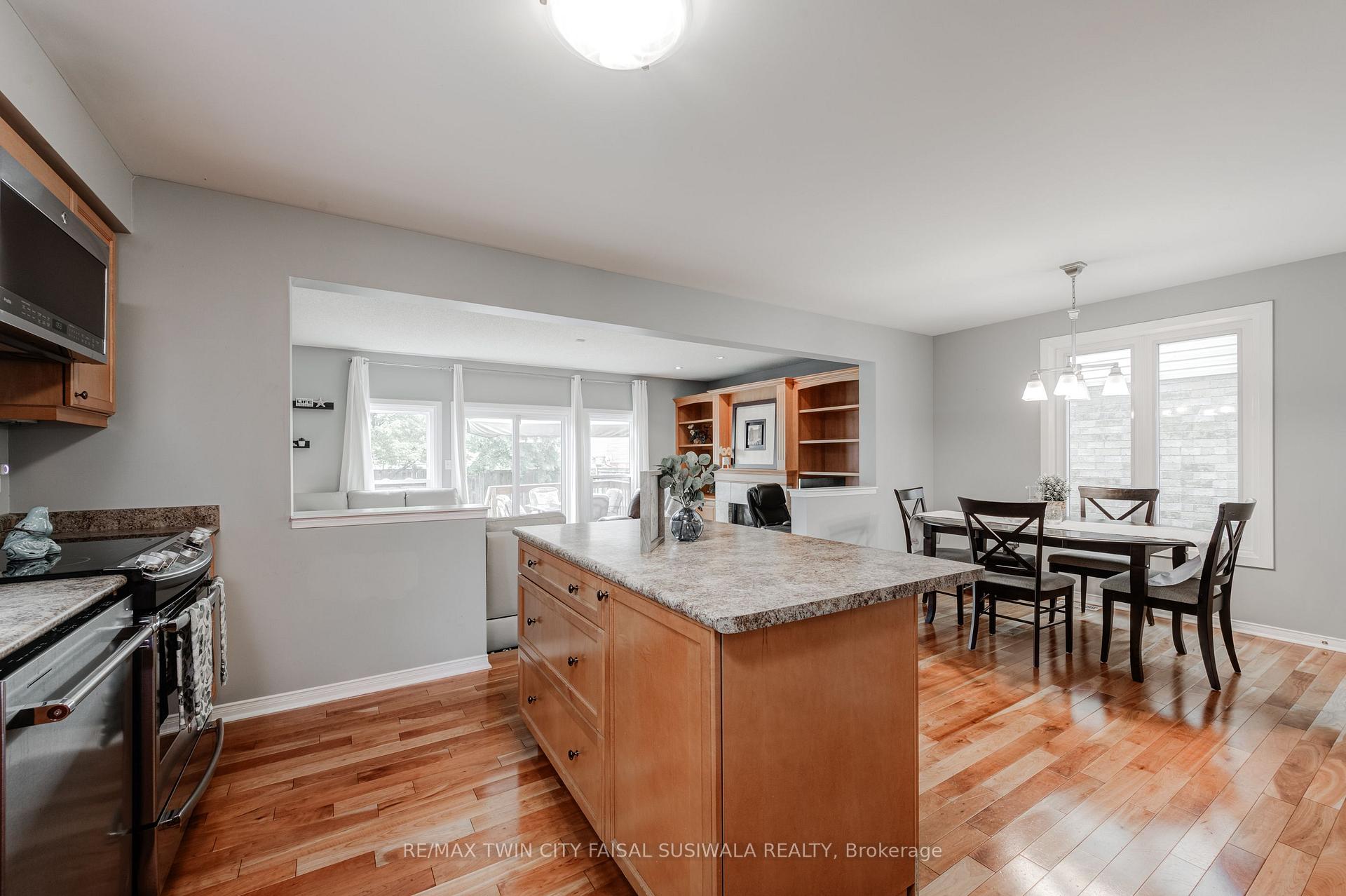 Photo 16 of 22 Pebblecreek Drive, Kitchener — HOMEH
