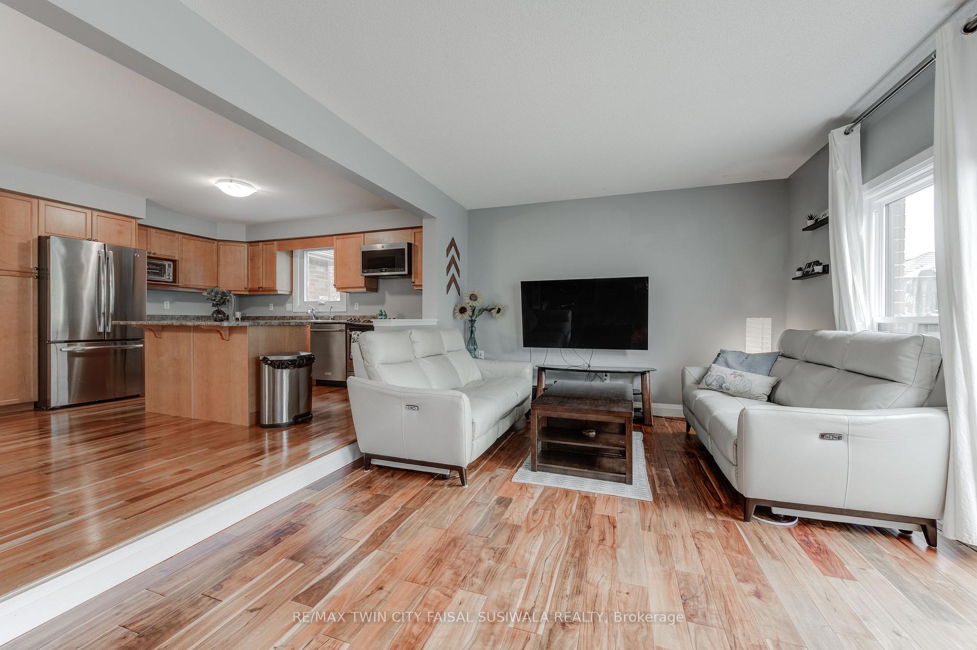 Photo 19 of 22 Pebblecreek Drive, Kitchener — HOMEH