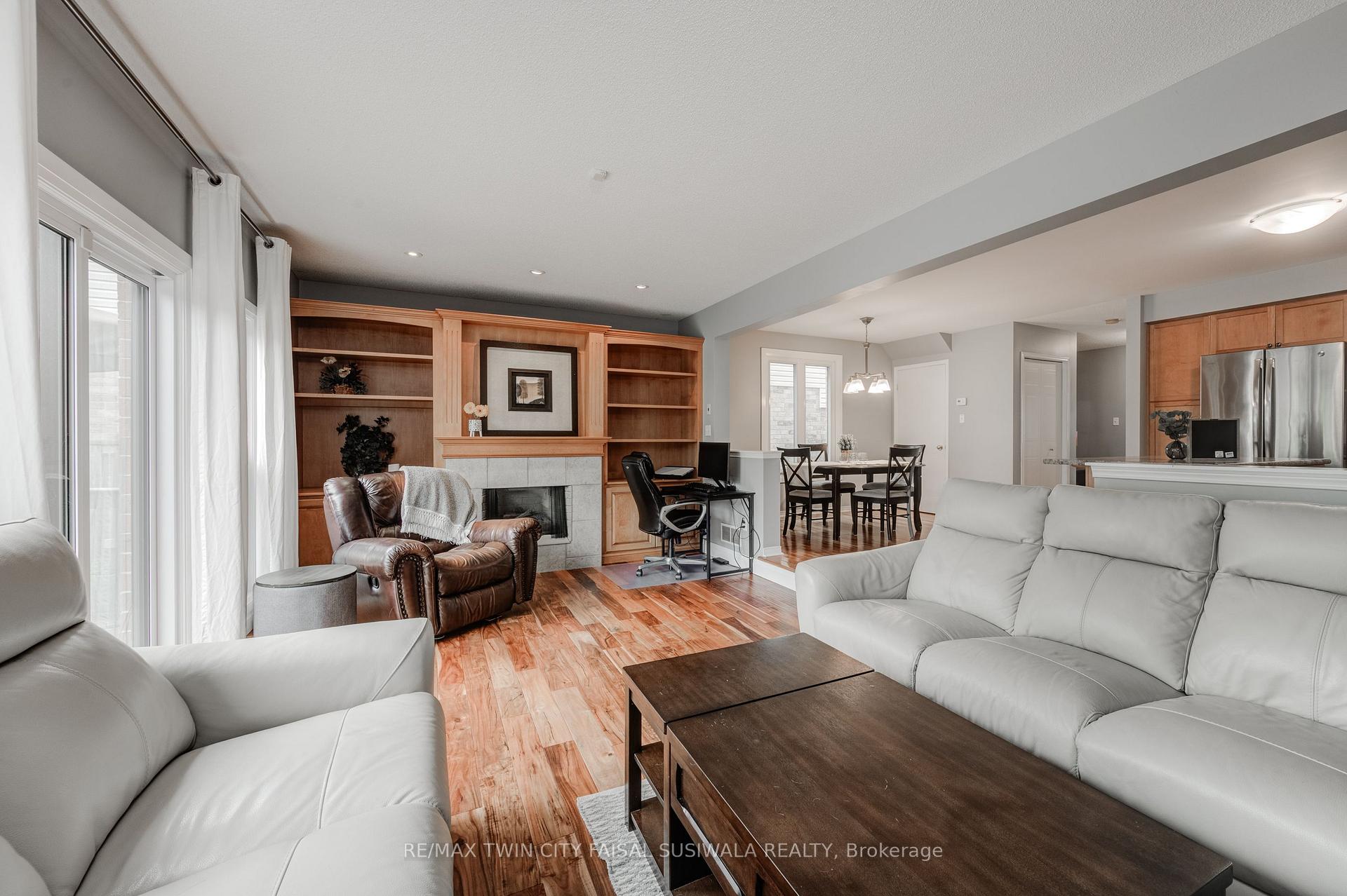 Photo 21 of 22 Pebblecreek Drive, Kitchener — HOMEH