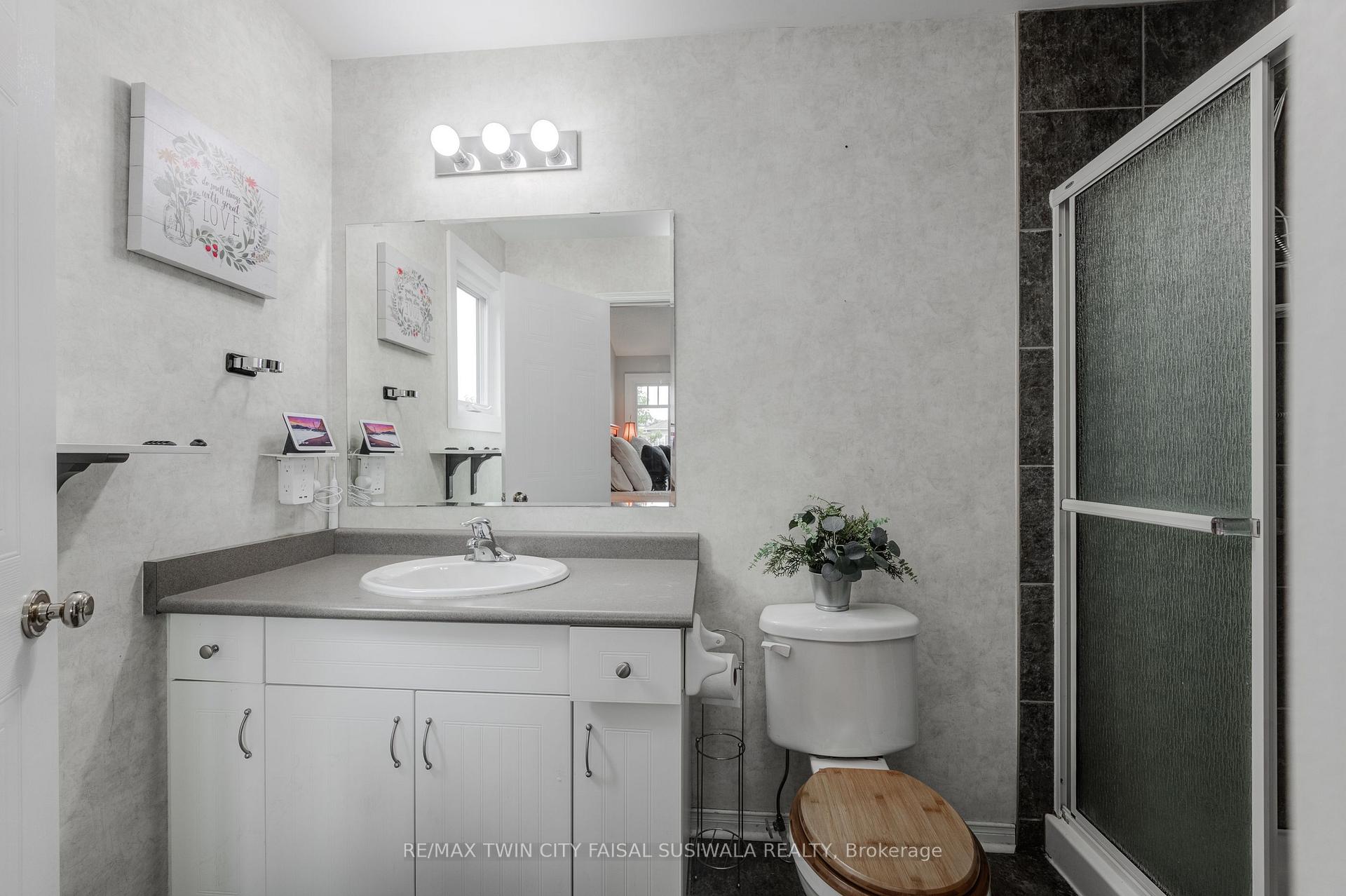Photo 28 of 22 Pebblecreek Drive, Kitchener — HOMEH