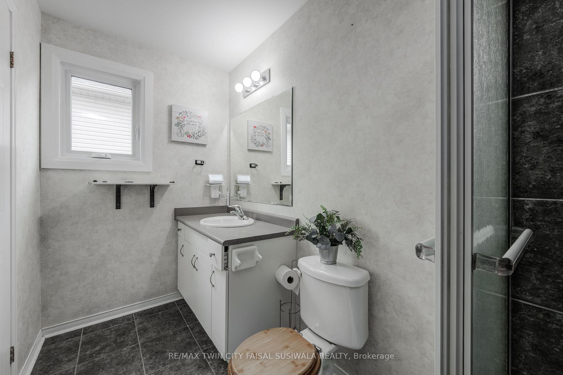 Photo 30 of 22 Pebblecreek Drive, Kitchener — HOMEH