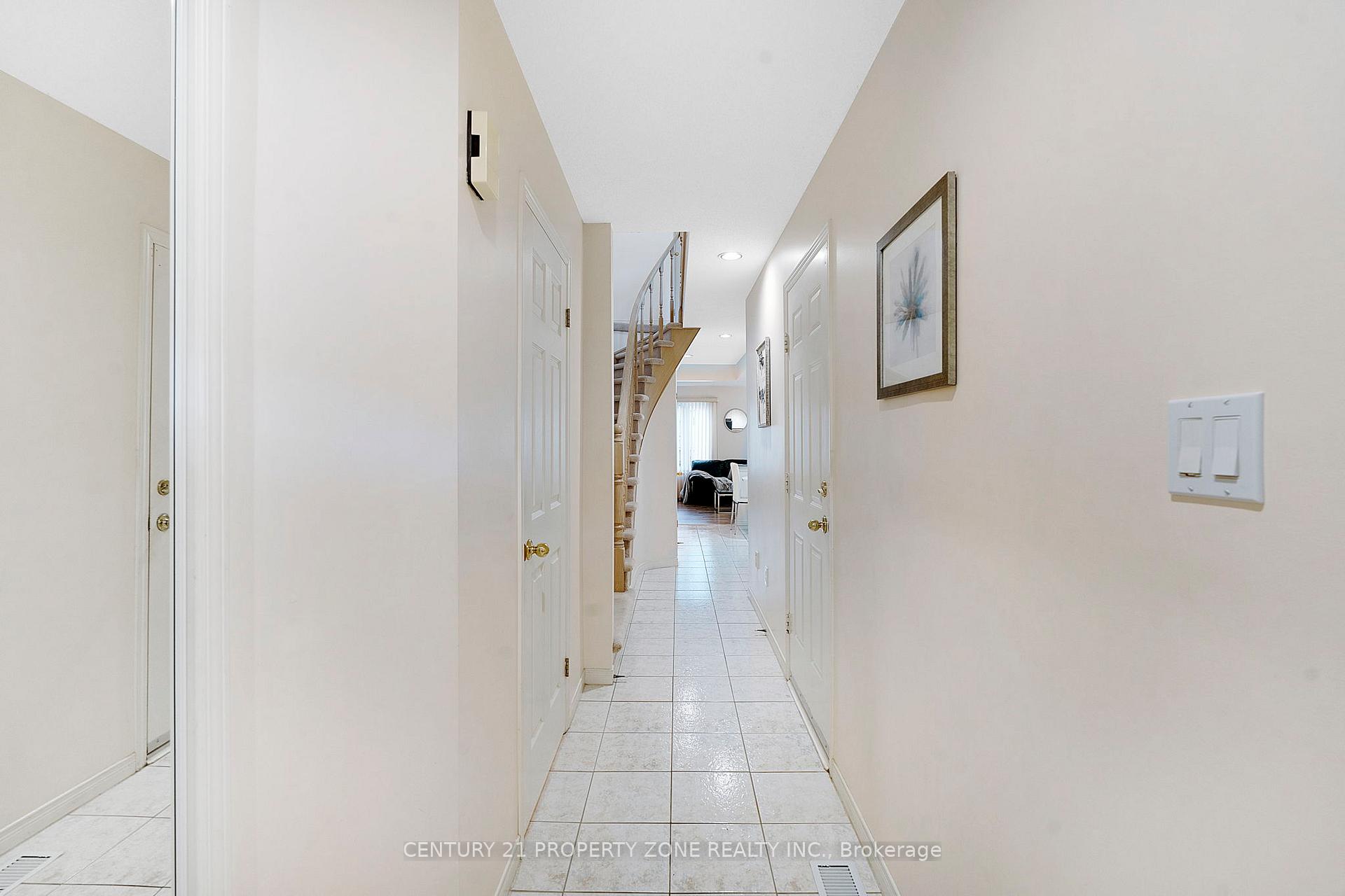 Photo 5 of Unit 2, 1809 Upper Wentworth Street, Hamilton, Allison — HOMEH