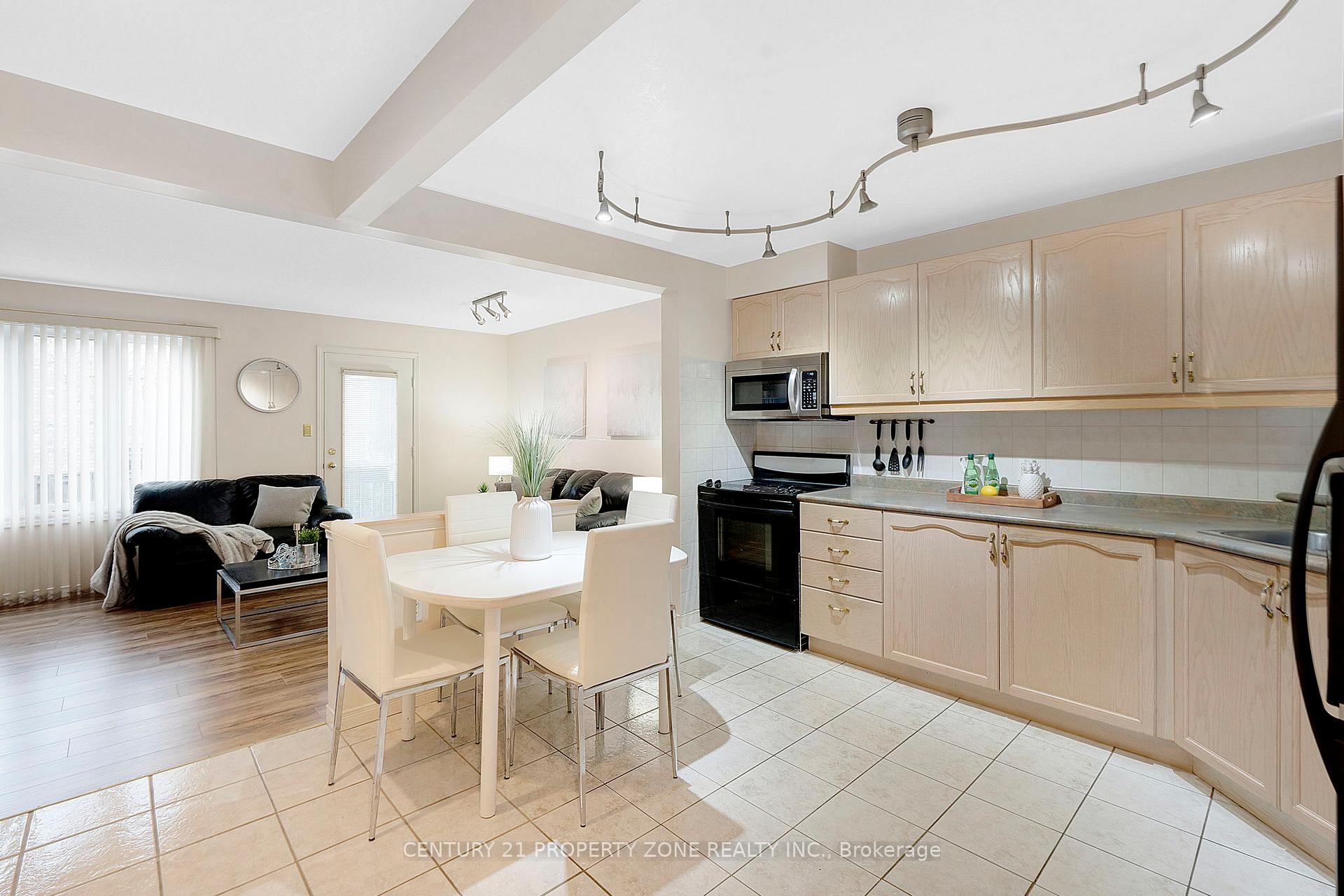 Photo 7 of Unit 2, 1809 Upper Wentworth Street, Hamilton, Allison — HOMEH