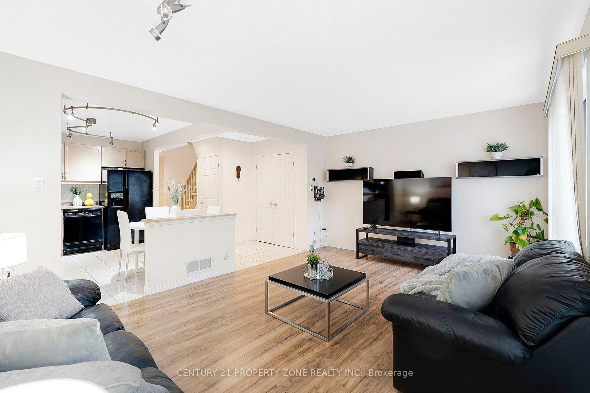 Photo 10 of Unit 2, 1809 Upper Wentworth Street, Hamilton, Allison — HOMEH
