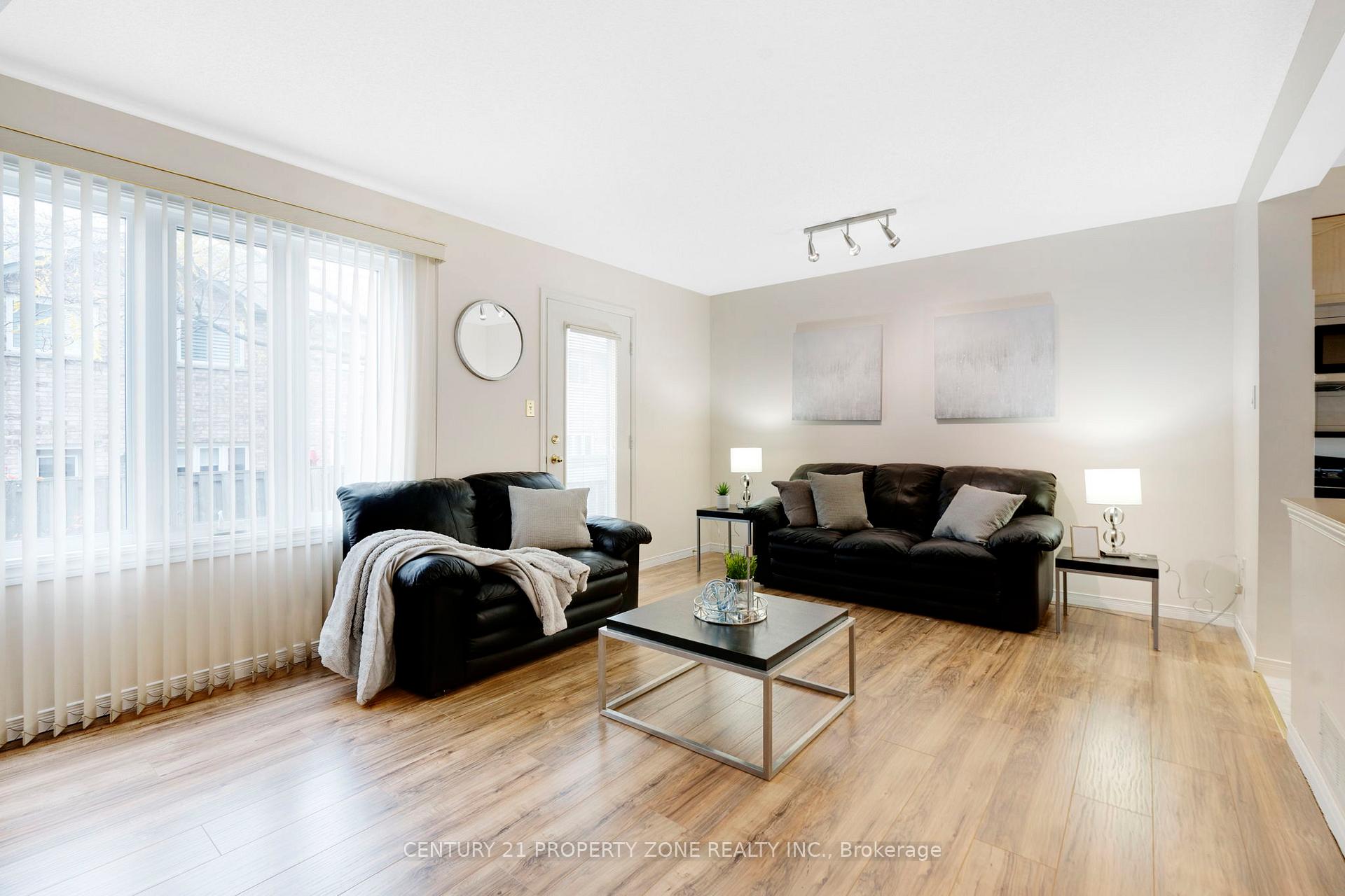 Photo 11 of Unit 2, 1809 Upper Wentworth Street, Hamilton, Allison — HOMEH