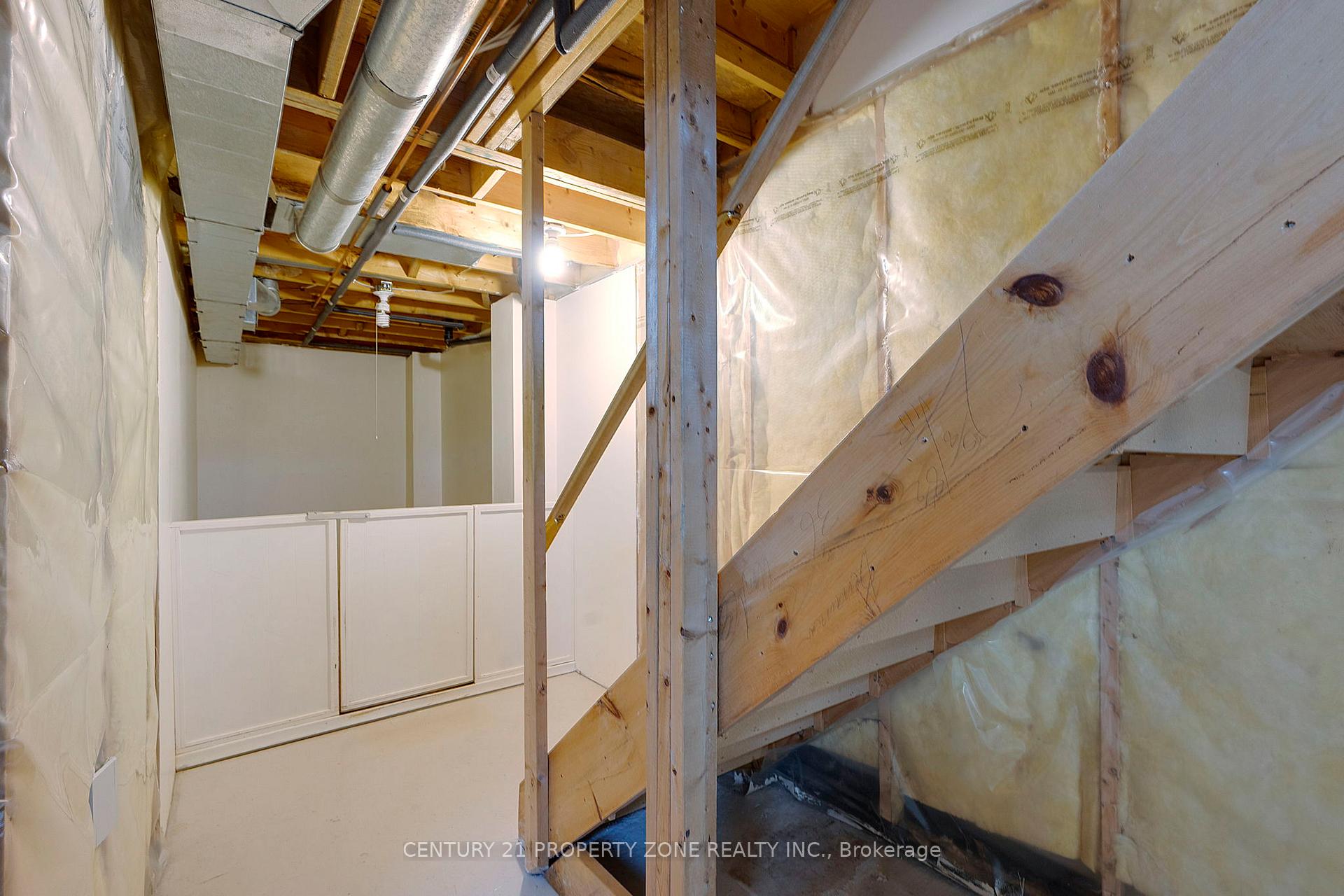 Photo 23 of Unit 2, 1809 Upper Wentworth Street, Hamilton, Allison — HOMEH