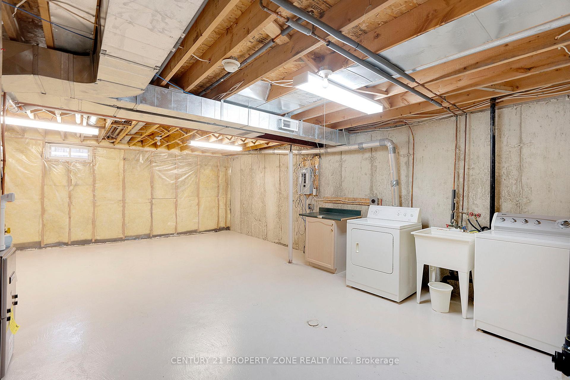 Photo 25 of Unit 2, 1809 Upper Wentworth Street, Hamilton, Allison — HOMEH