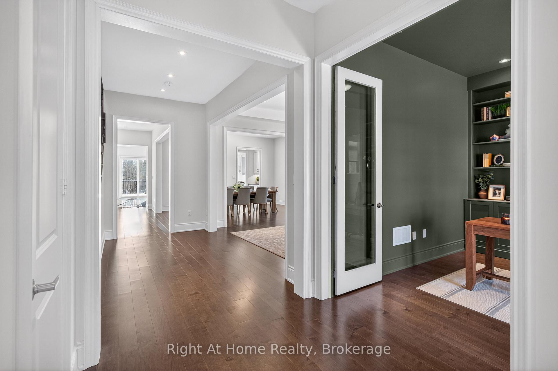 Photo 4 of 90 Smokey Hollow Place, Hamilton, Waterdown — HOMEH