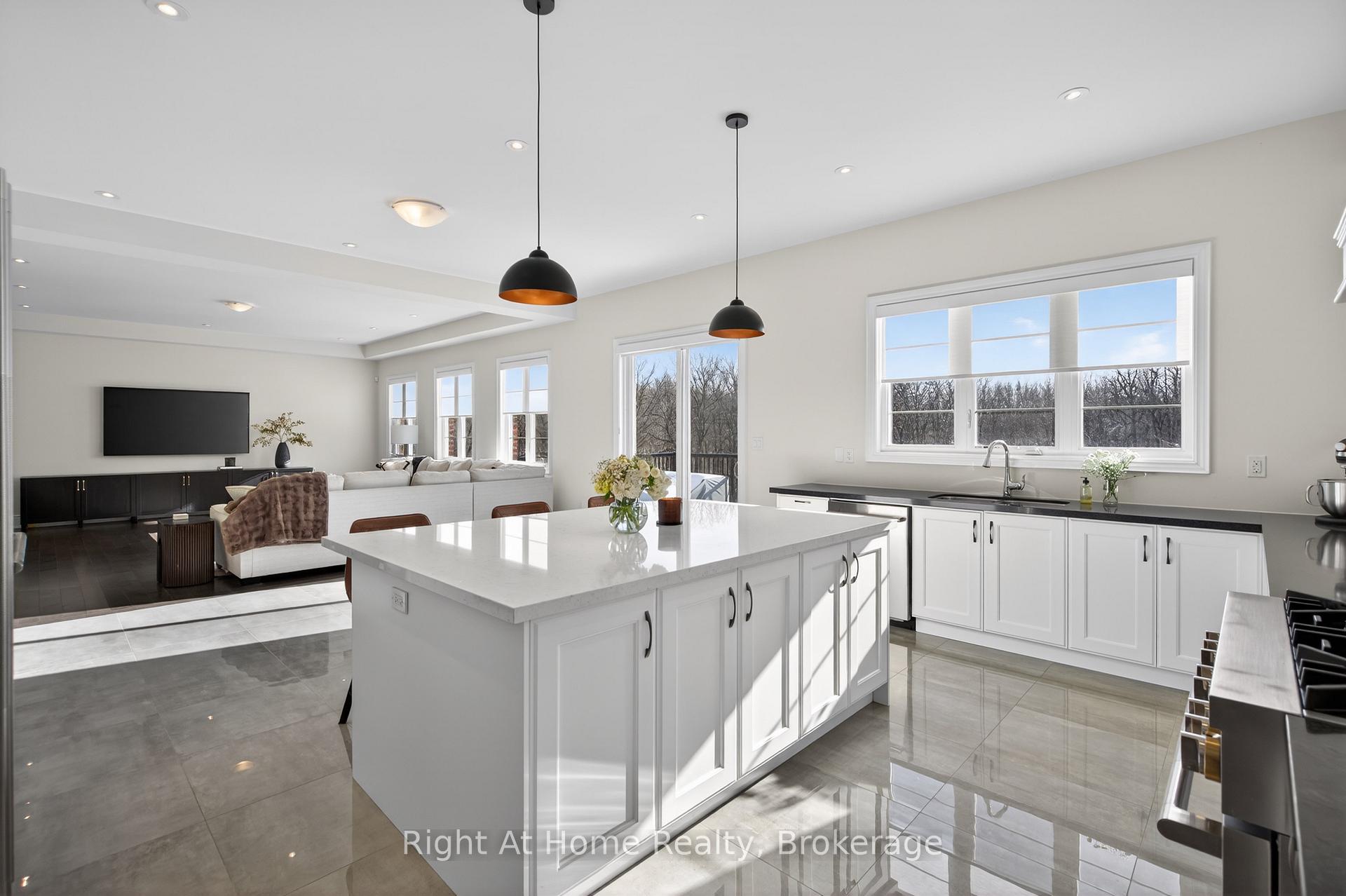 Photo 12 of 90 Smokey Hollow Place, Hamilton, Waterdown — HOMEH