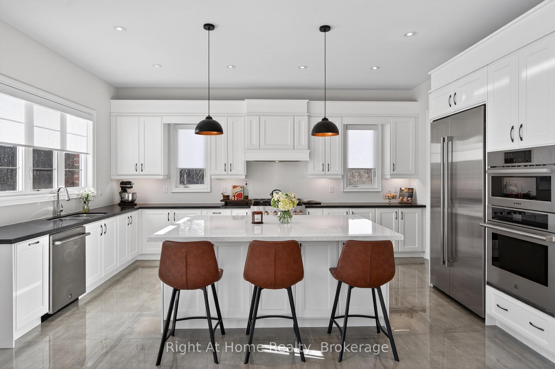 Photo 13 of 90 Smokey Hollow Place, Hamilton, Waterdown — HOMEH