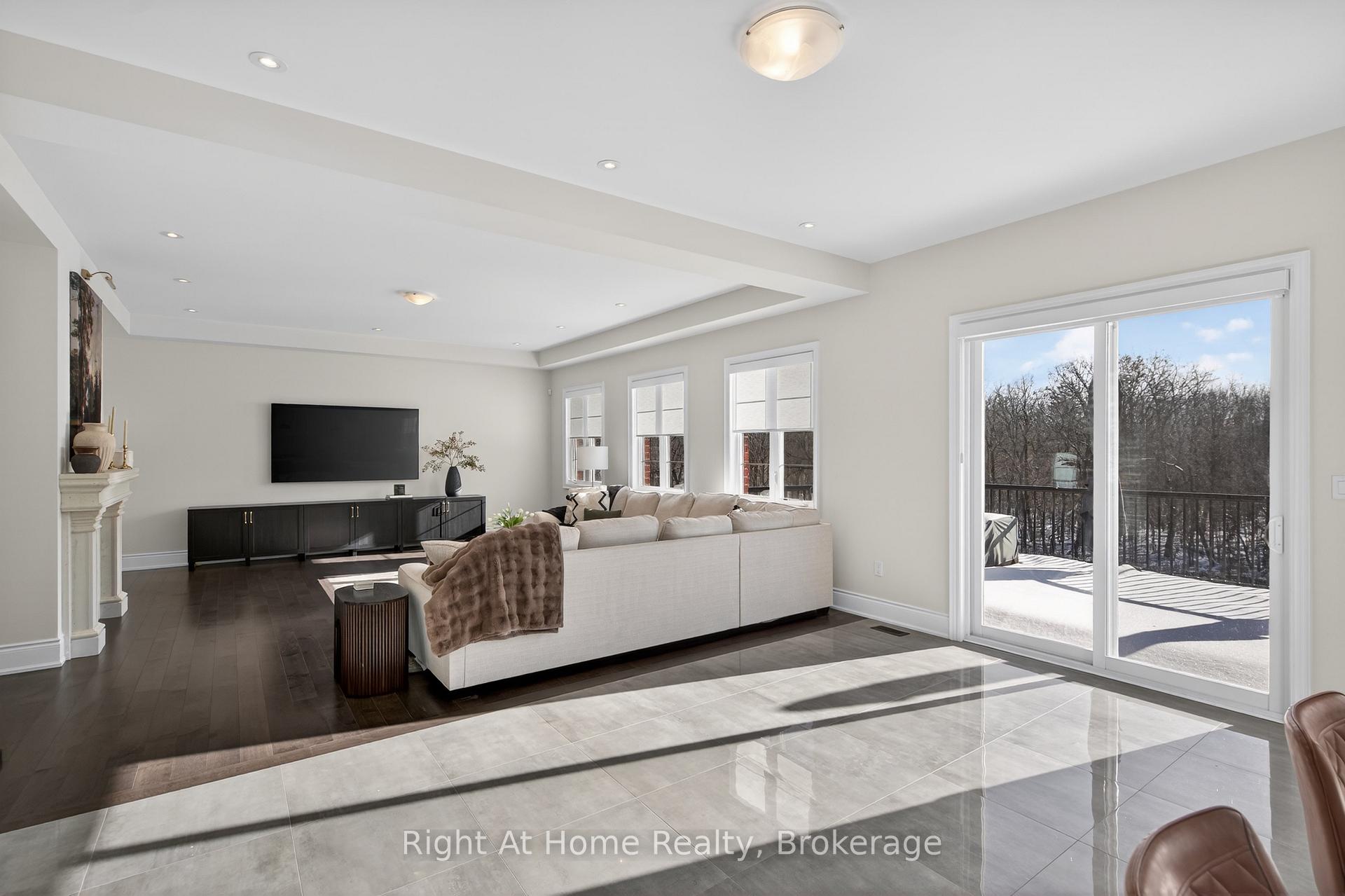 Photo 14 of 90 Smokey Hollow Place, Hamilton, Waterdown — HOMEH