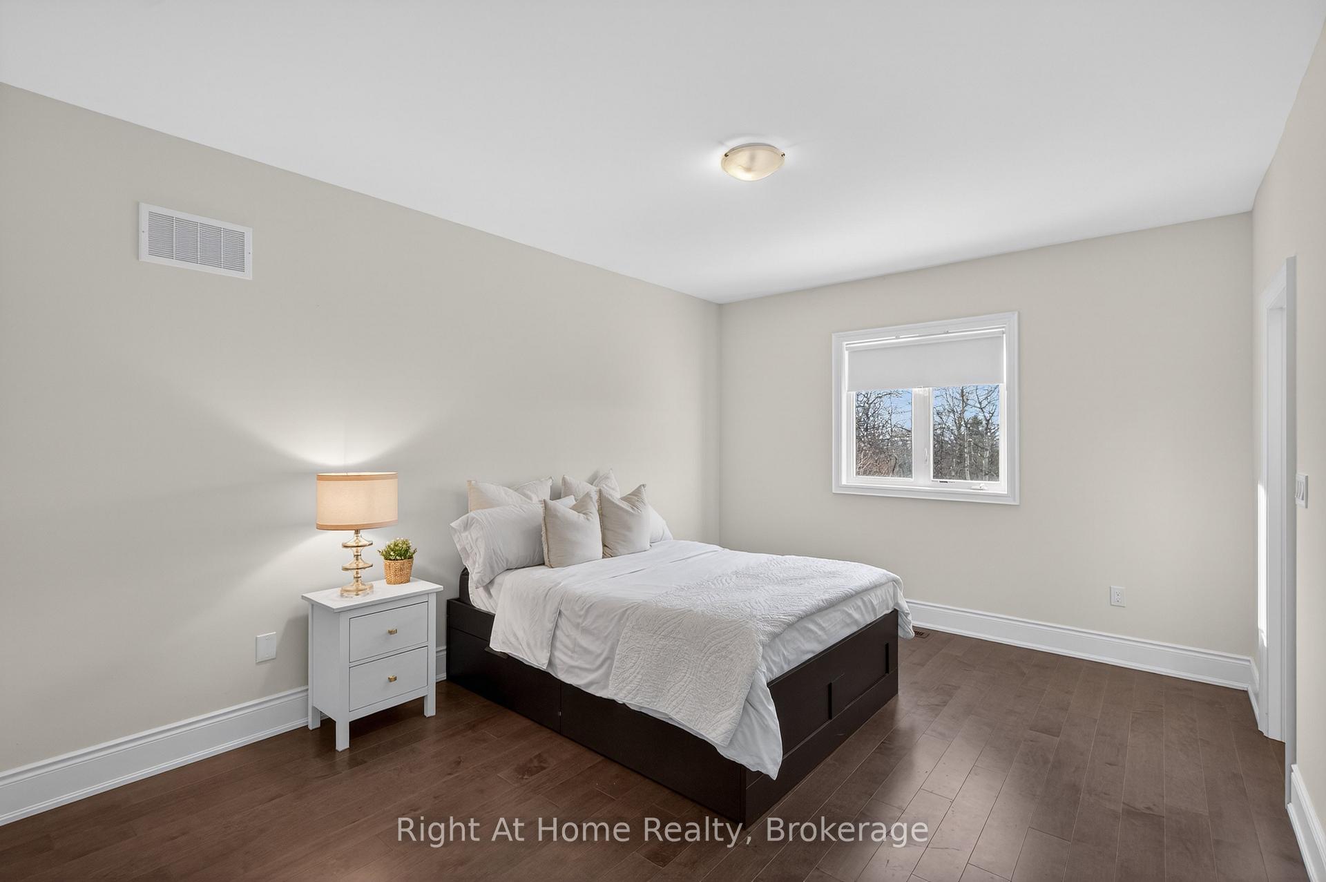 Photo 28 of 90 Smokey Hollow Place, Hamilton, Waterdown — HOMEH