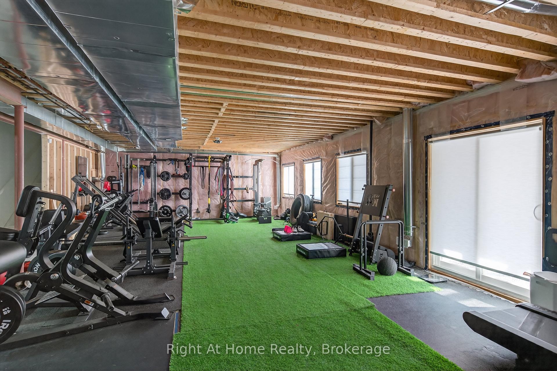 Photo 36 of 90 Smokey Hollow Place, Hamilton, Waterdown — HOMEH
