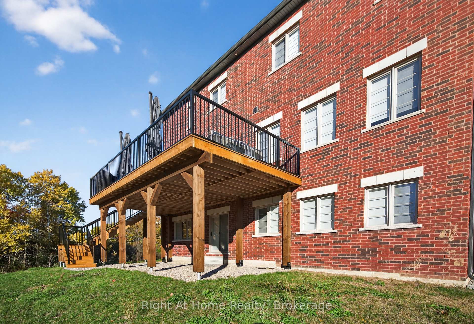 Photo 39 of 90 Smokey Hollow Place, Hamilton, Waterdown — HOMEH