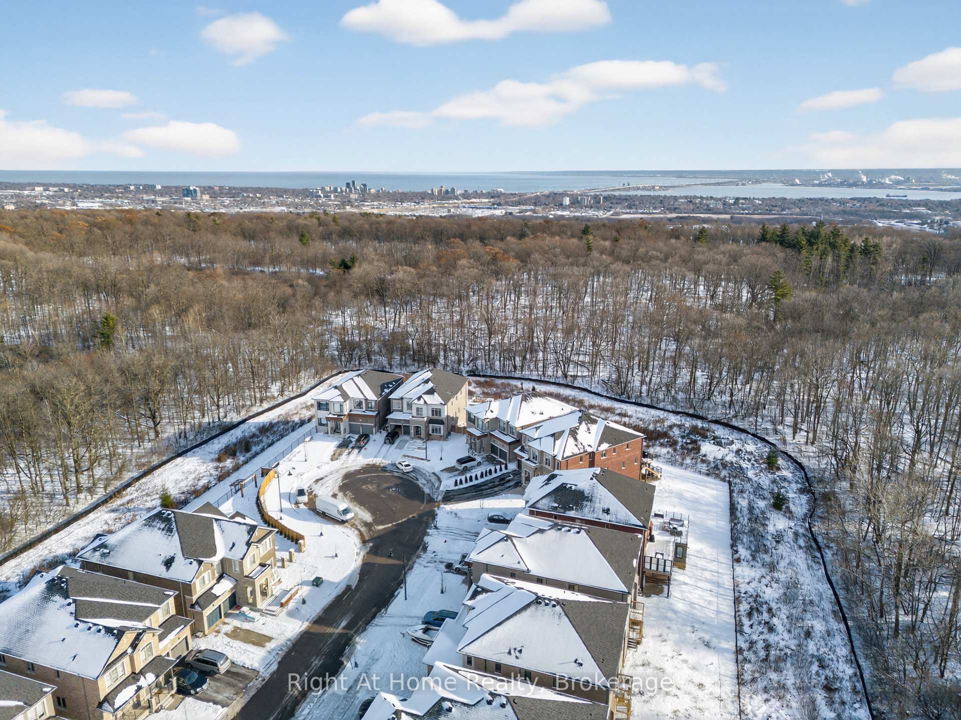 Photo 48 of 90 Smokey Hollow Place, Hamilton, Waterdown — HOMEH