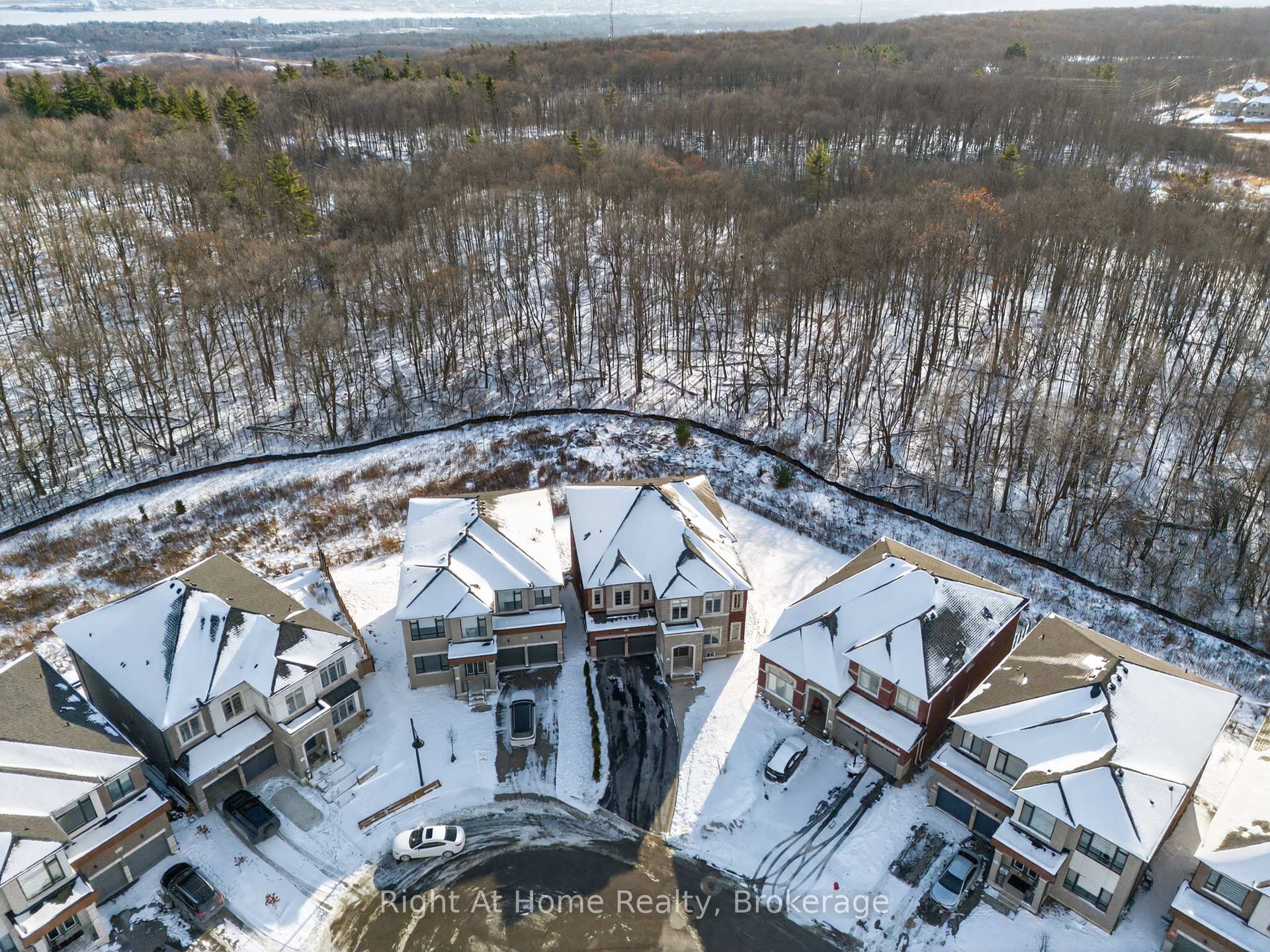 Photo 49 of 90 Smokey Hollow Place, Hamilton, Waterdown — HOMEH