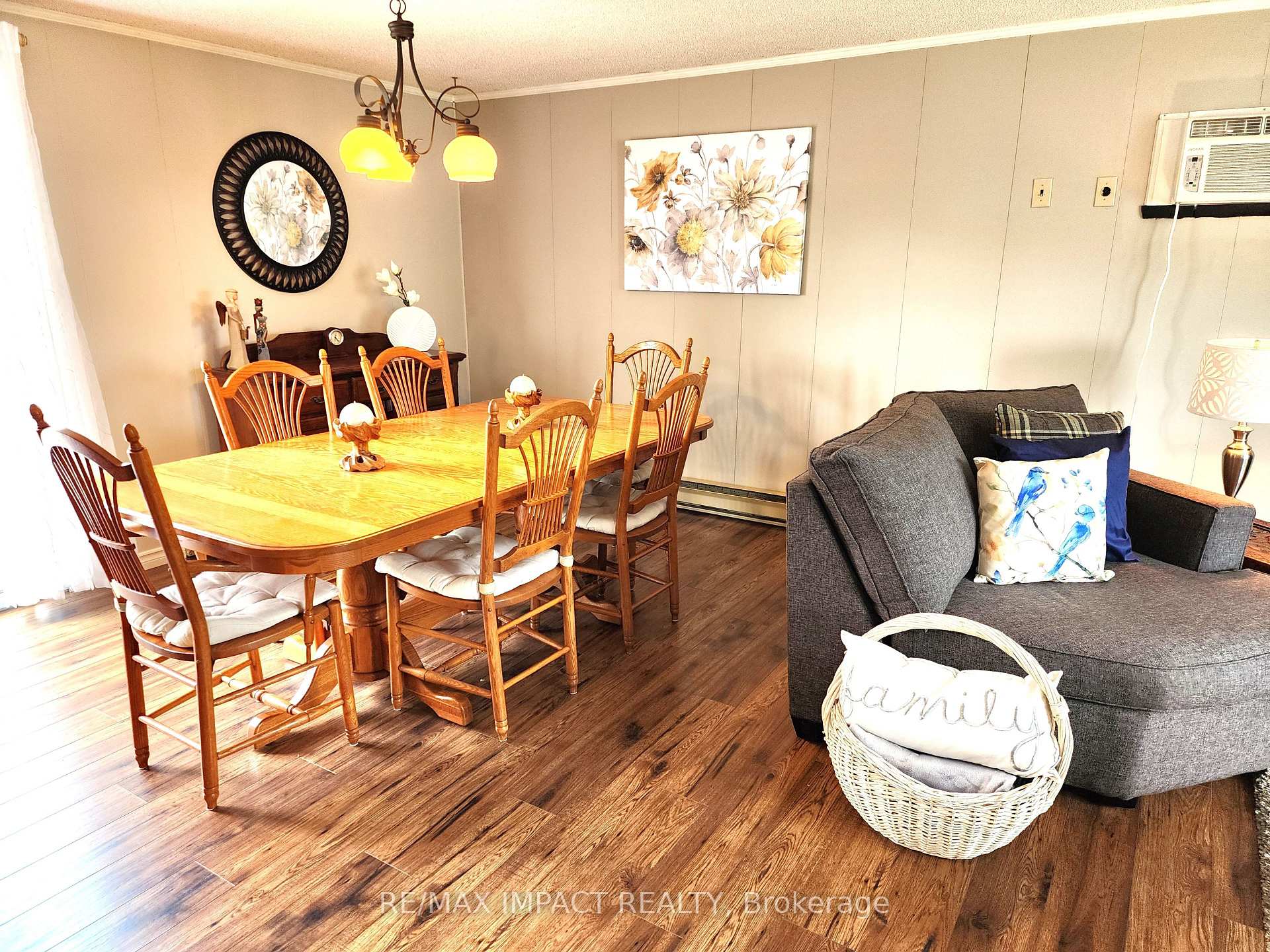 Photo 9 of 4 Champlain Court, Clarington, Newcastle — HOMEH