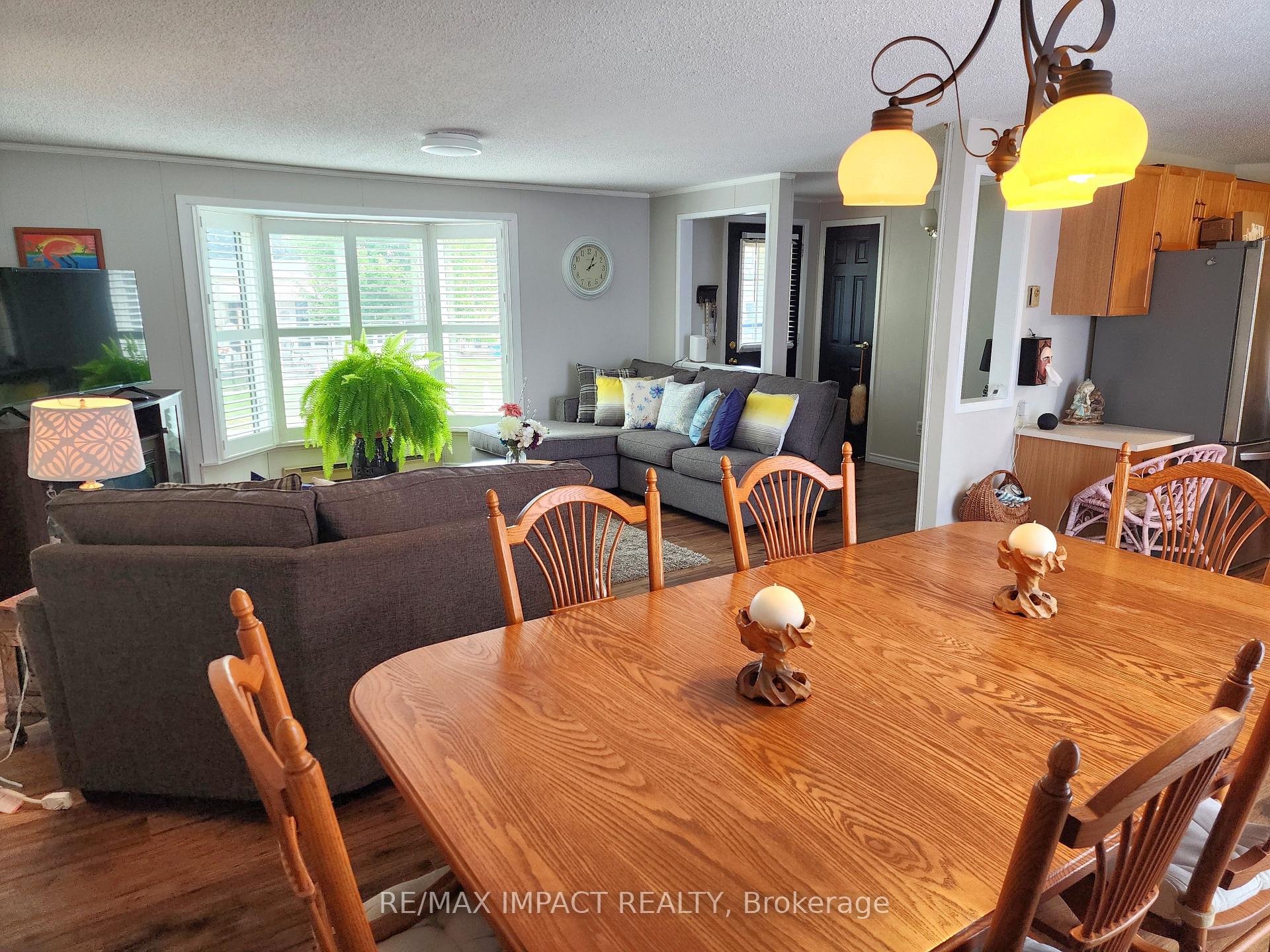Photo 10 of 4 Champlain Court, Clarington, Newcastle — HOMEH