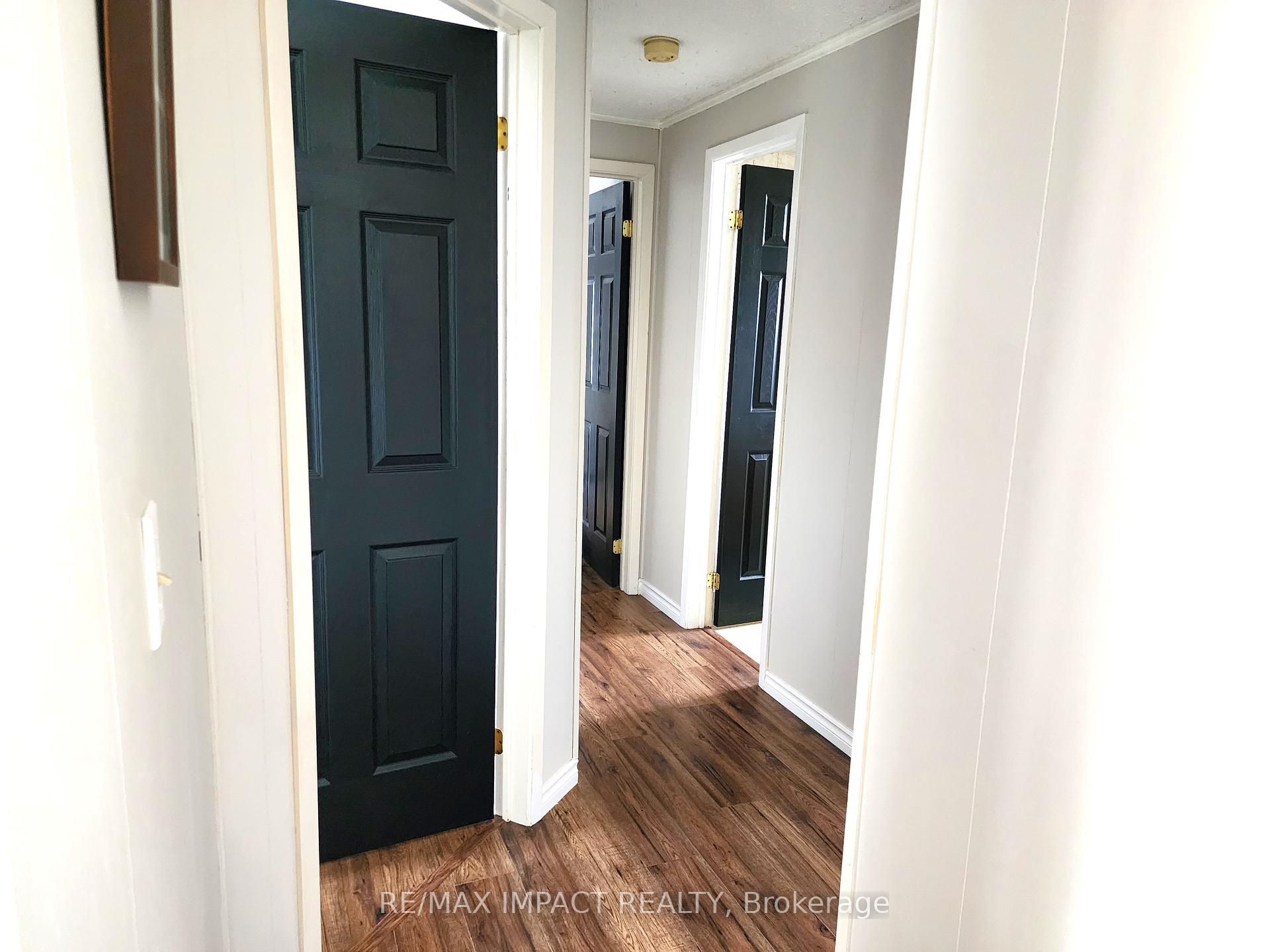 Photo 11 of 4 Champlain Court, Clarington, Newcastle — HOMEH