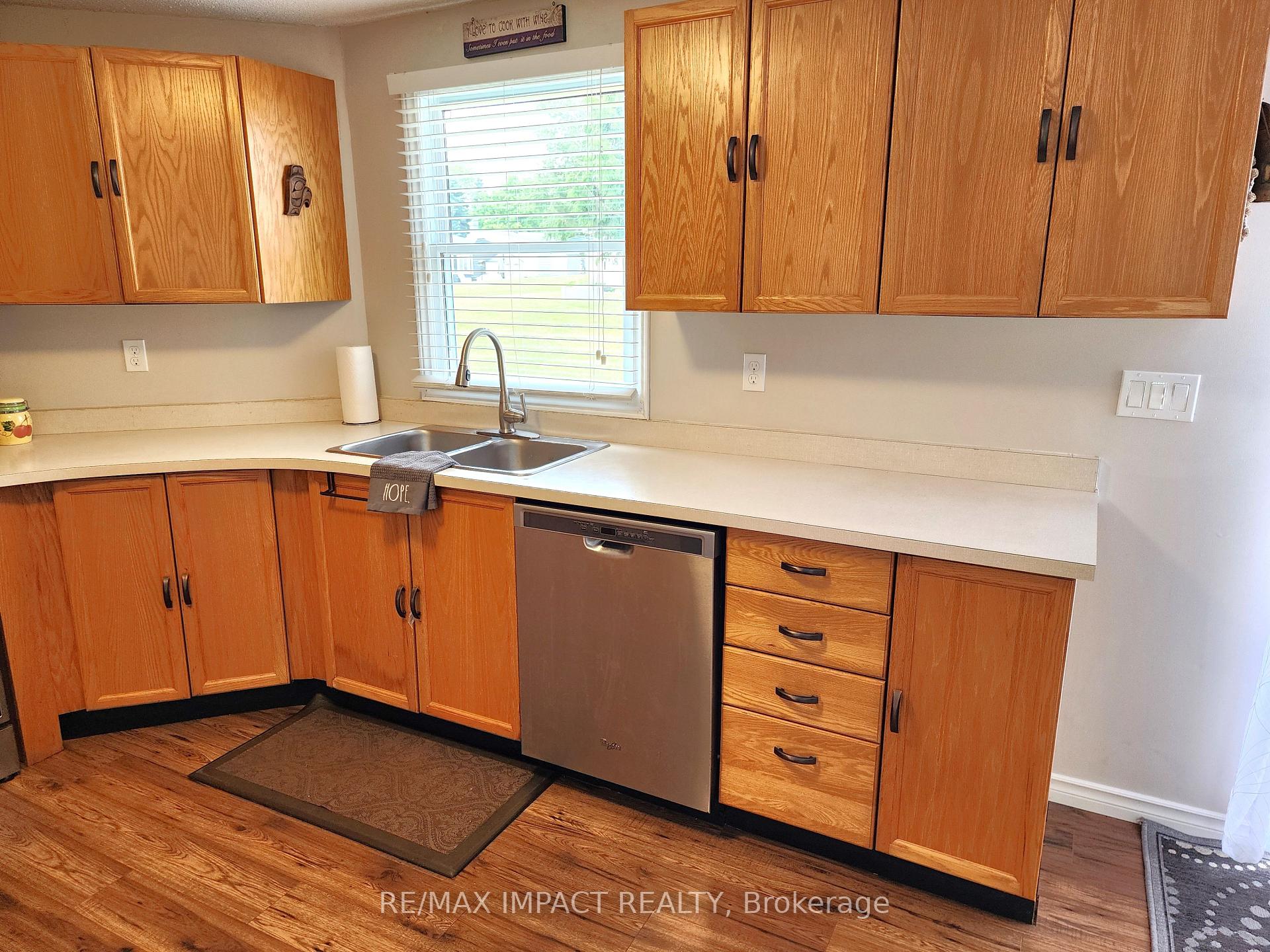 Photo 13 of 4 Champlain Court, Clarington, Newcastle — HOMEH
