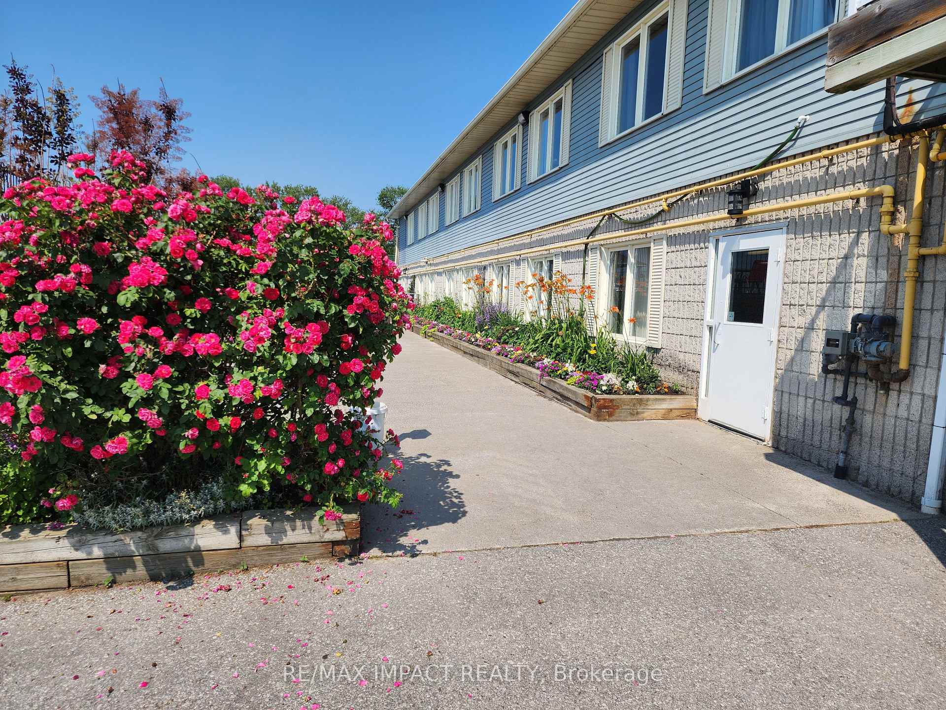 Photo 38 of 4 Champlain Court, Clarington, Newcastle — HOMEH
