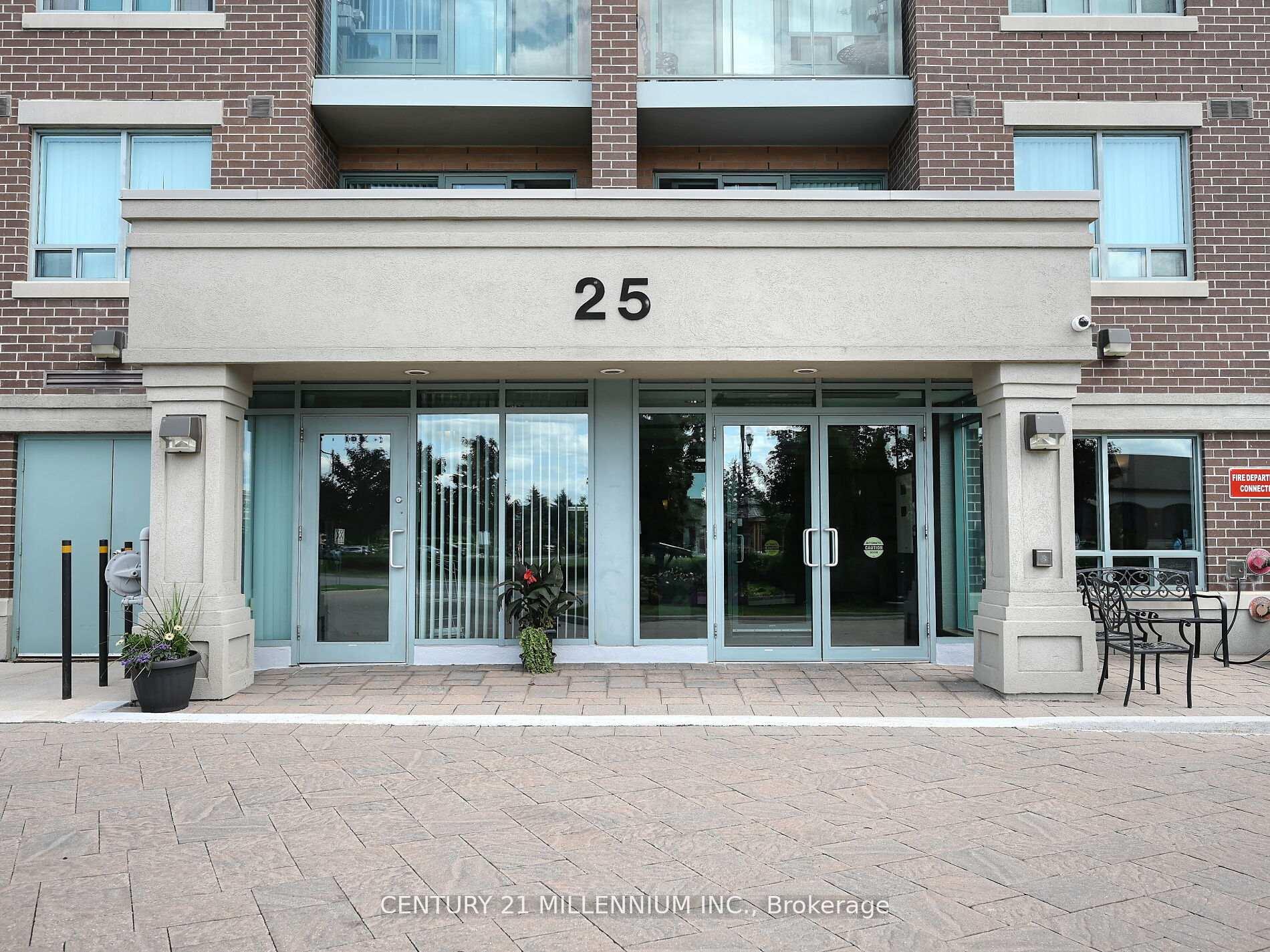 Photo 2 of Unit 113, 25 Via Rosedale, Brampton, Sandringham-Wellington — HOMEH