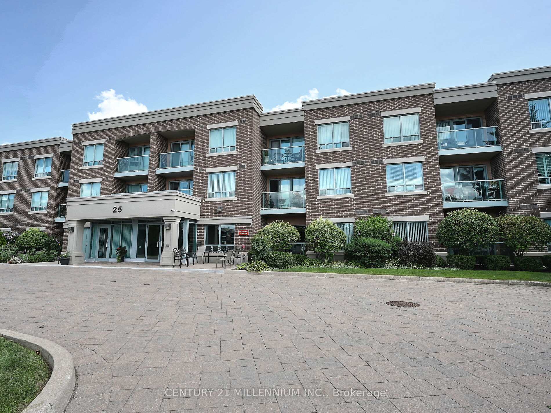 Photo 3 of Unit 113, 25 Via Rosedale, Brampton, Sandringham-Wellington — HOMEH
