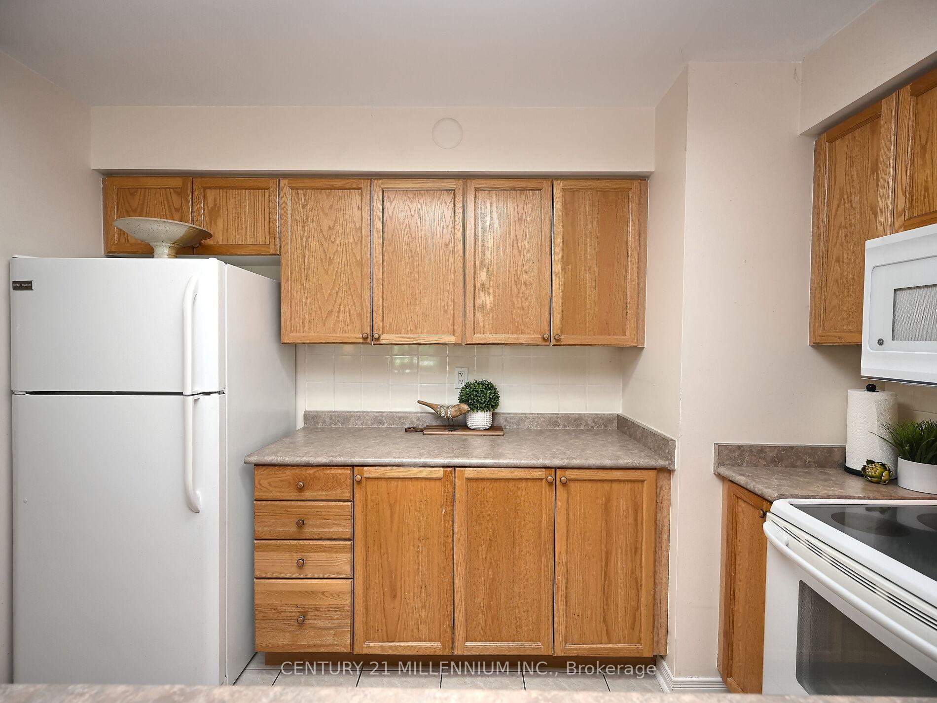 Photo 7 of Unit 113, 25 Via Rosedale, Brampton, Sandringham-Wellington — HOMEH