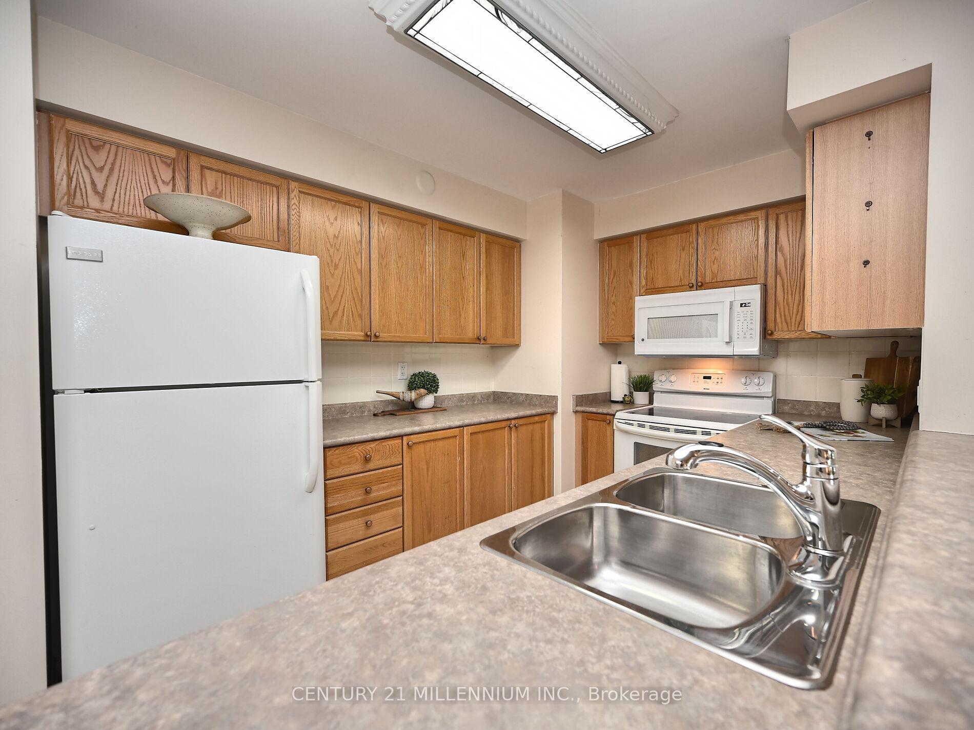 Photo 10 of Unit 113, 25 Via Rosedale, Brampton, Sandringham-Wellington — HOMEH