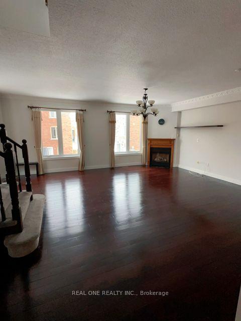 Photo 3 of 169 Leitchcroft Crescent, Markham, Commerce Valley — HOMEH