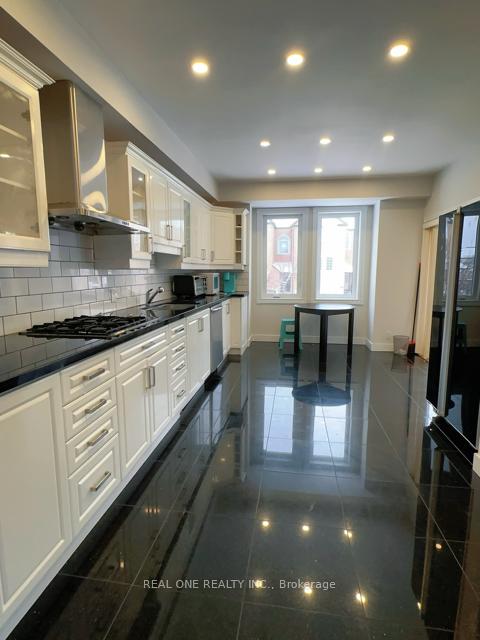 Photo 4 of 169 Leitchcroft Crescent, Markham, Commerce Valley — HOMEH
