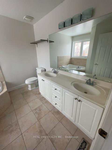 Photo 12 of 169 Leitchcroft Crescent, Markham, Commerce Valley — HOMEH