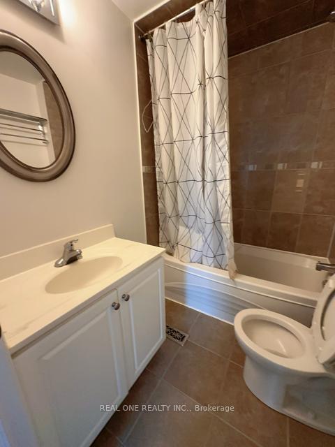 Photo 13 of 169 Leitchcroft Crescent, Markham, Commerce Valley — HOMEH