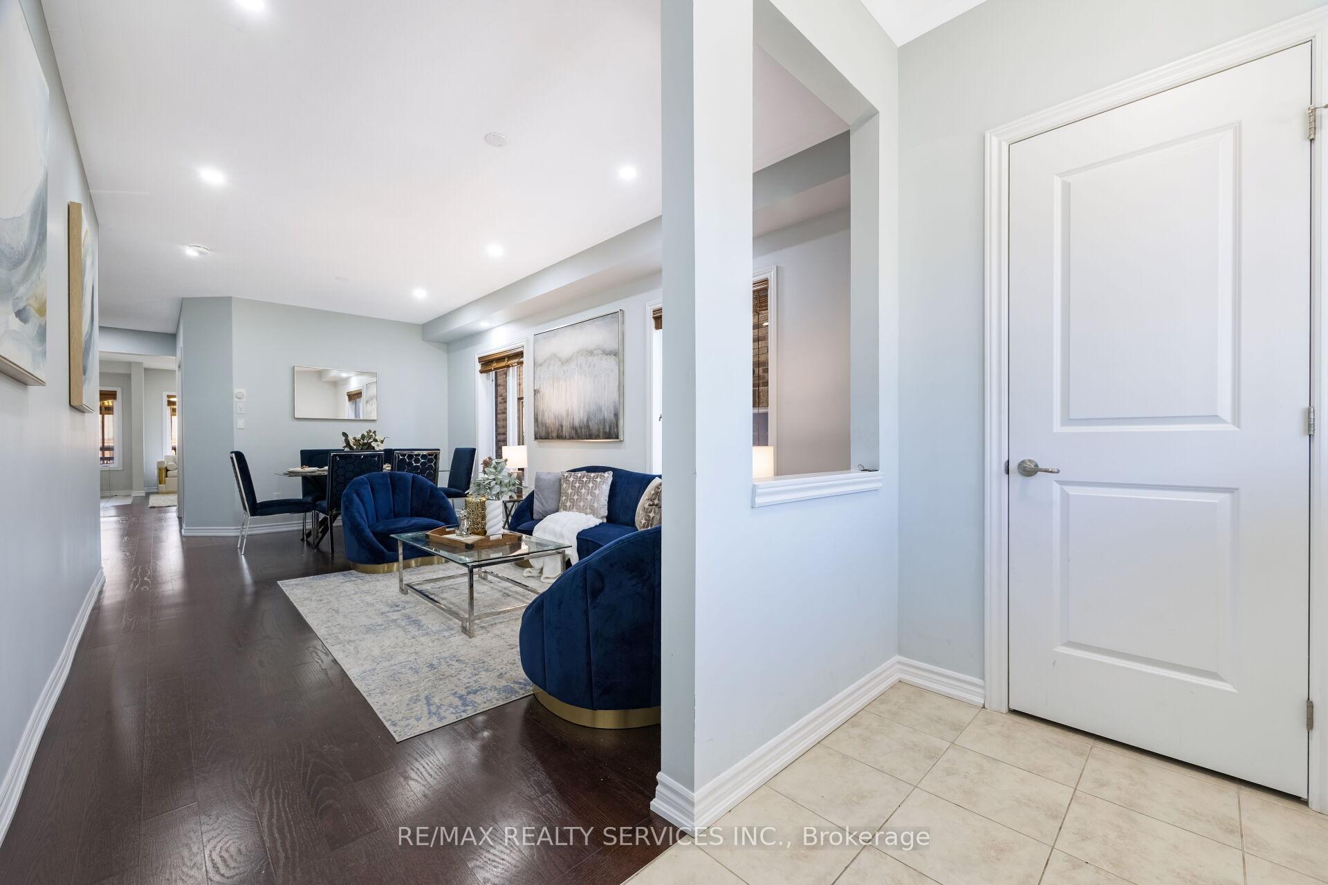 Photo 3 of 21 Magical Road, Brampton, Northwest Brampton — HOMEH