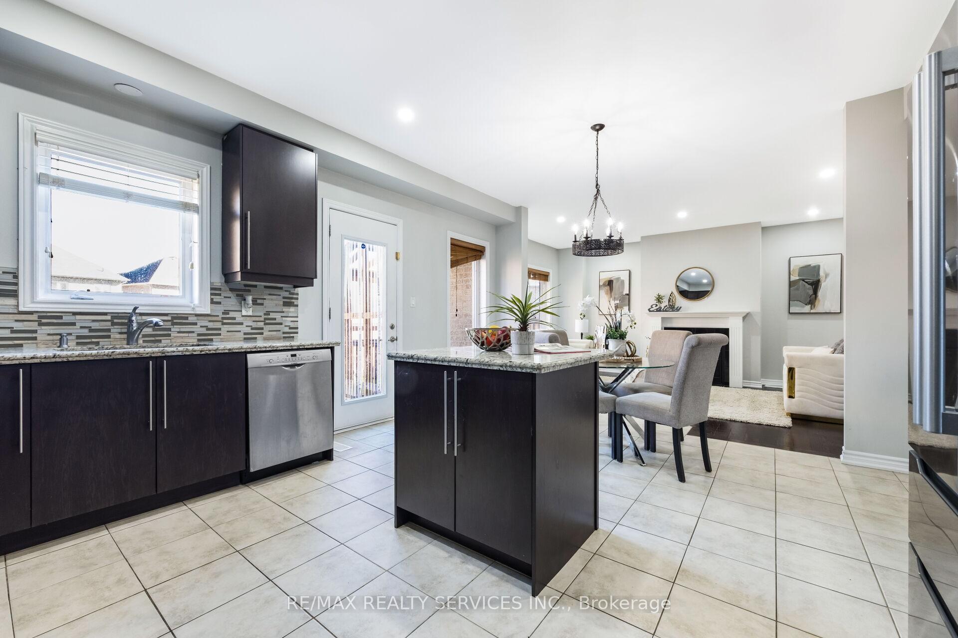 Photo 18 of 21 Magical Road, Brampton, Northwest Brampton — HOMEH