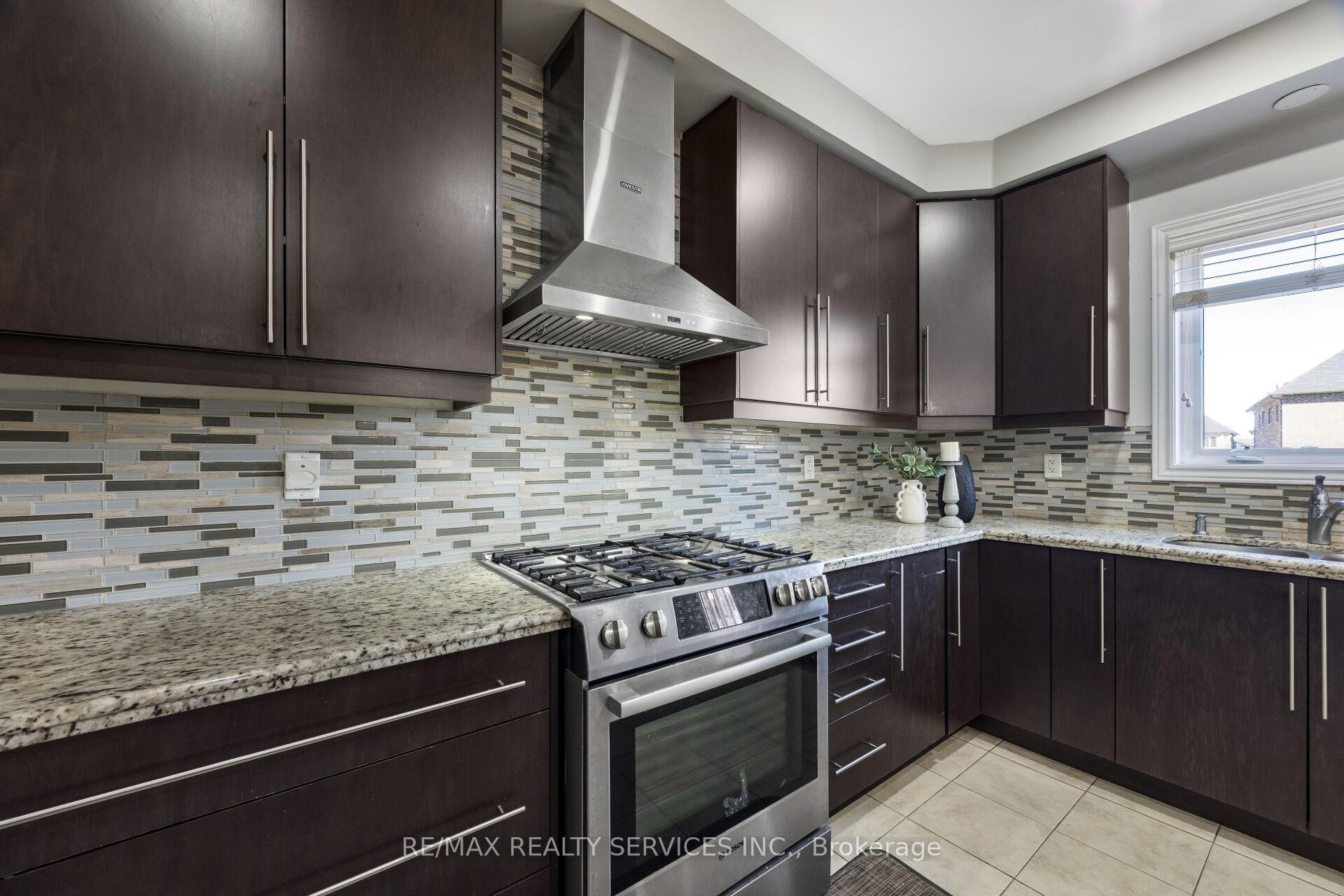 Photo 19 of 21 Magical Road, Brampton, Northwest Brampton — HOMEH