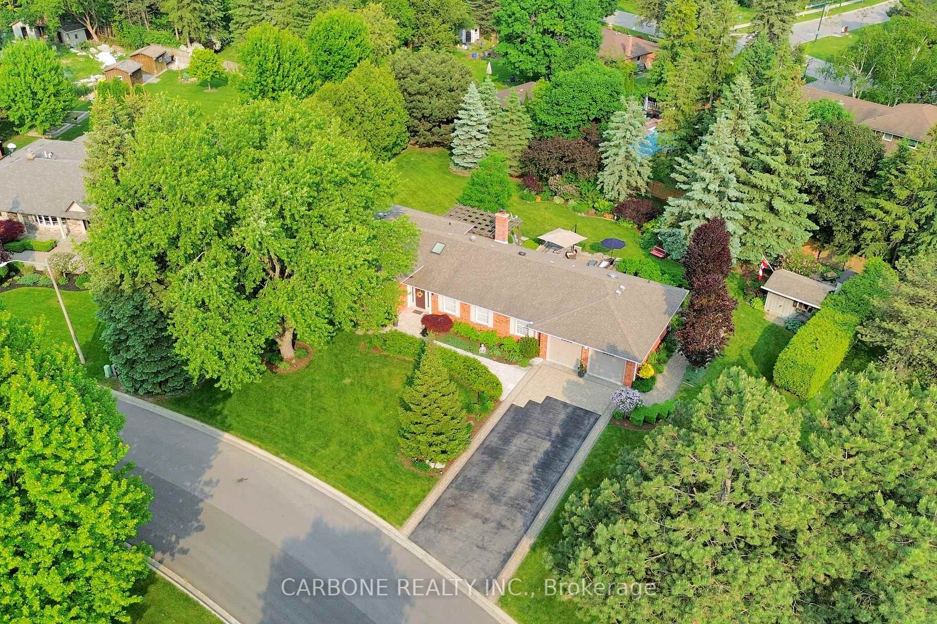 Photo 1 of 335 Forde Crescent, King, King City — HOMEH