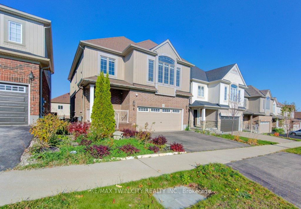 Photo 2 of 361 Beechdrops Drive, Waterloo, Vista Hills — HOMEH