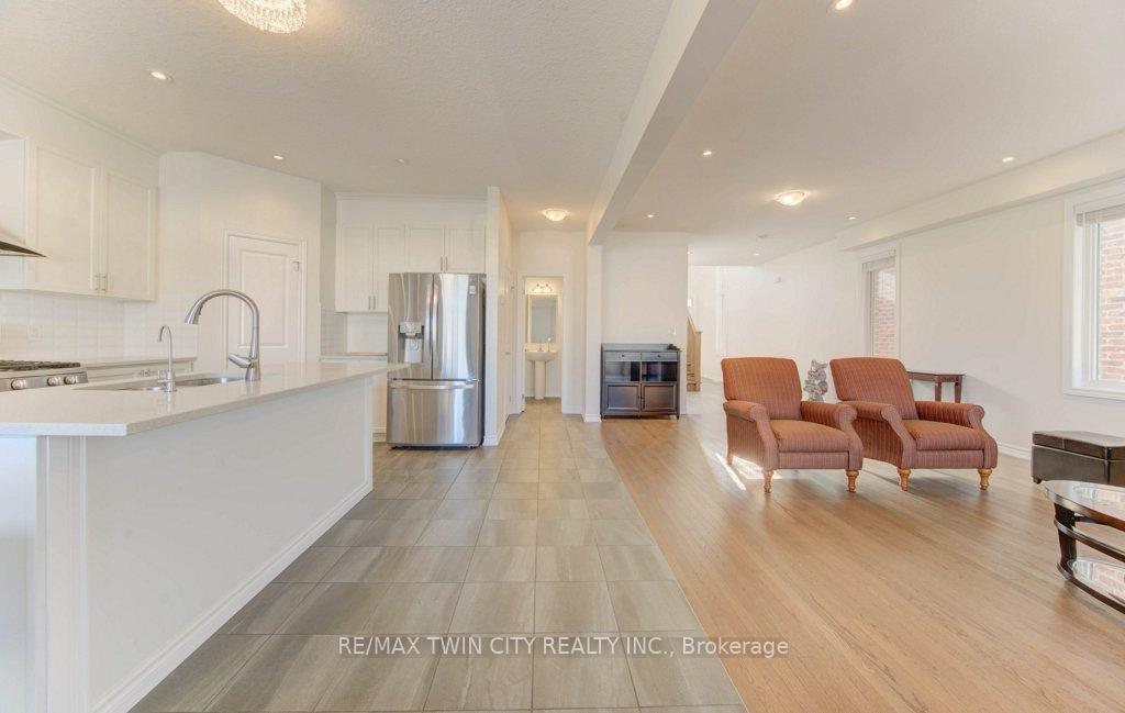 Photo 15 of 361 Beechdrops Drive, Waterloo, Vista Hills — HOMEH