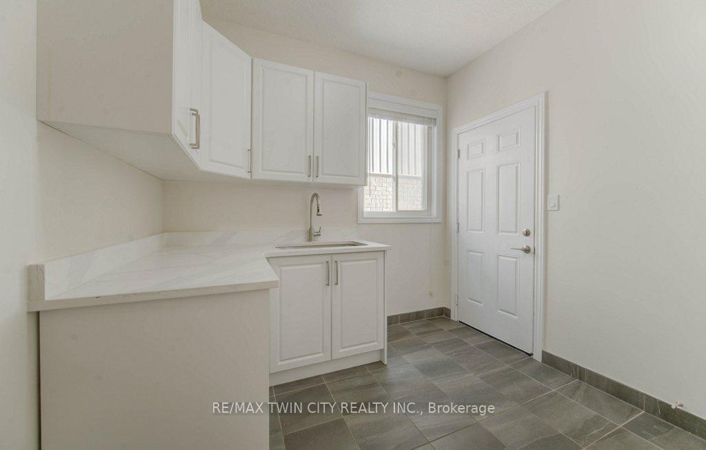 Photo 17 of 361 Beechdrops Drive, Waterloo, Vista Hills — HOMEH