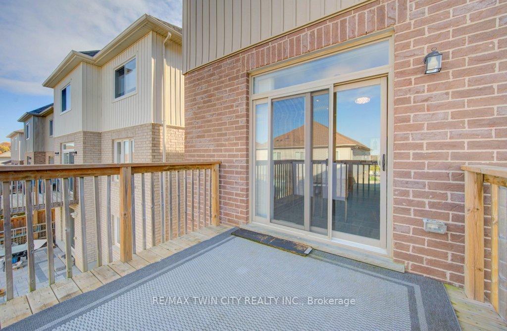 Photo 19 of 361 Beechdrops Drive, Waterloo, Vista Hills — HOMEH
