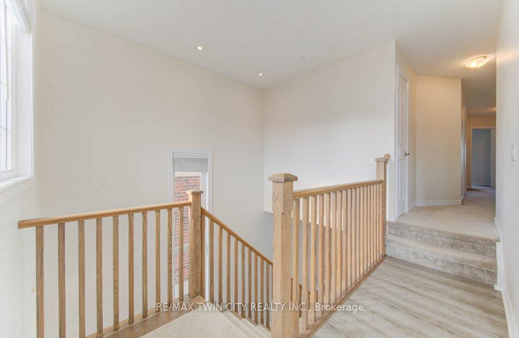 Photo 21 of 361 Beechdrops Drive, Waterloo, Vista Hills — HOMEH