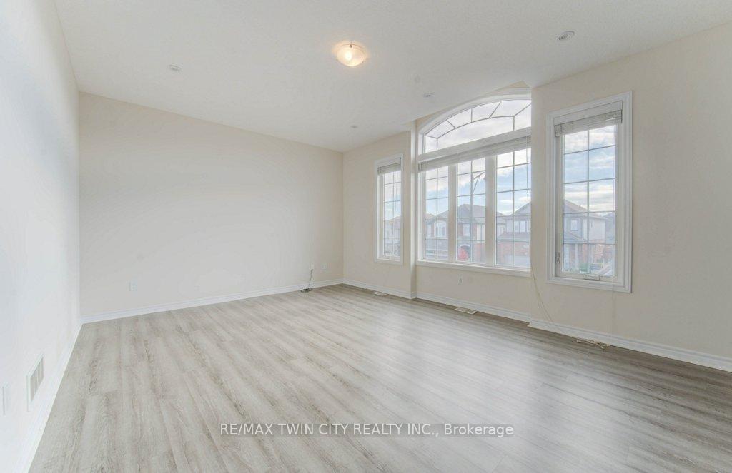 Photo 22 of 361 Beechdrops Drive, Waterloo, Vista Hills — HOMEH